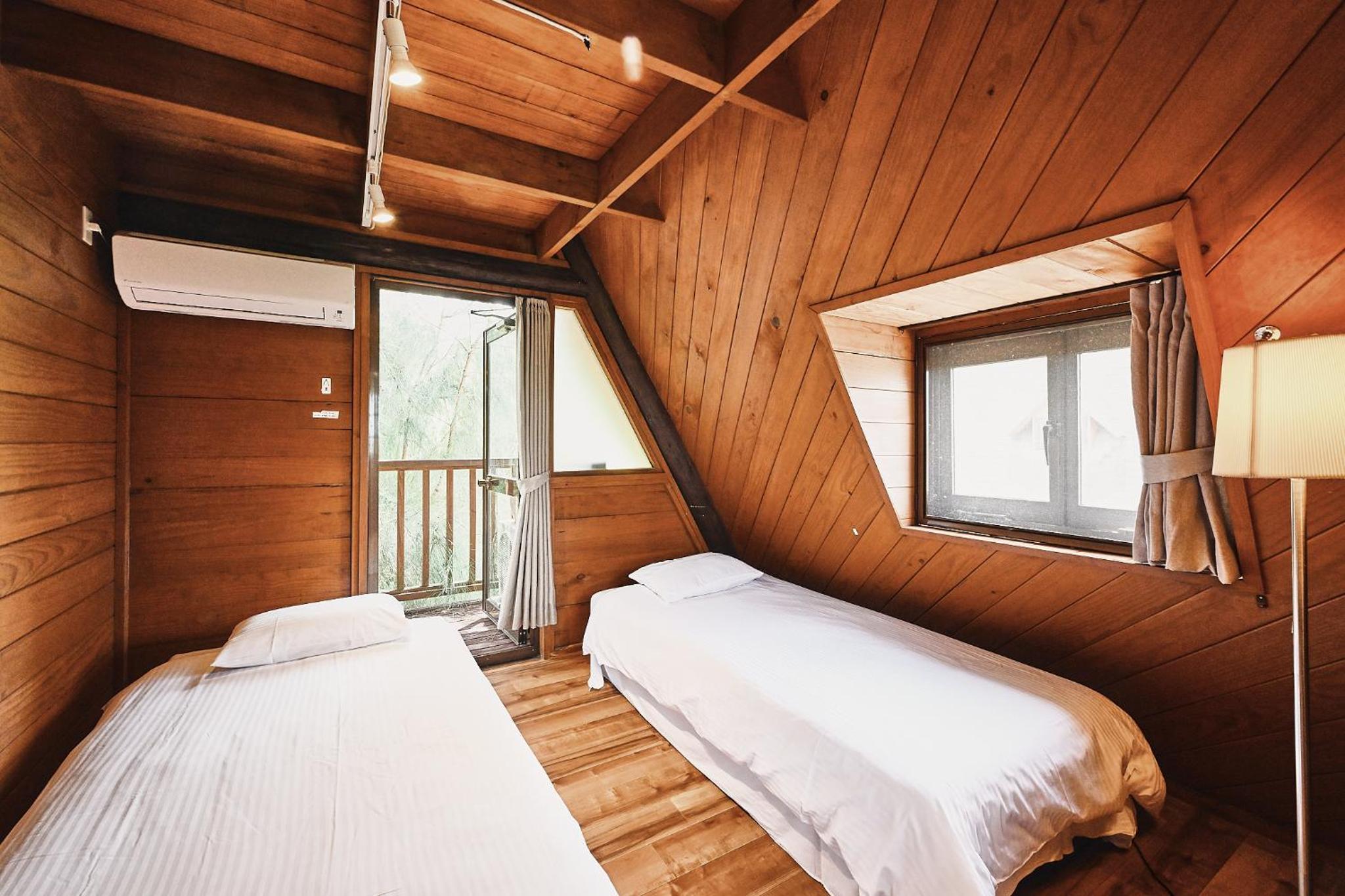 Three-Bedroom Villa photo 1