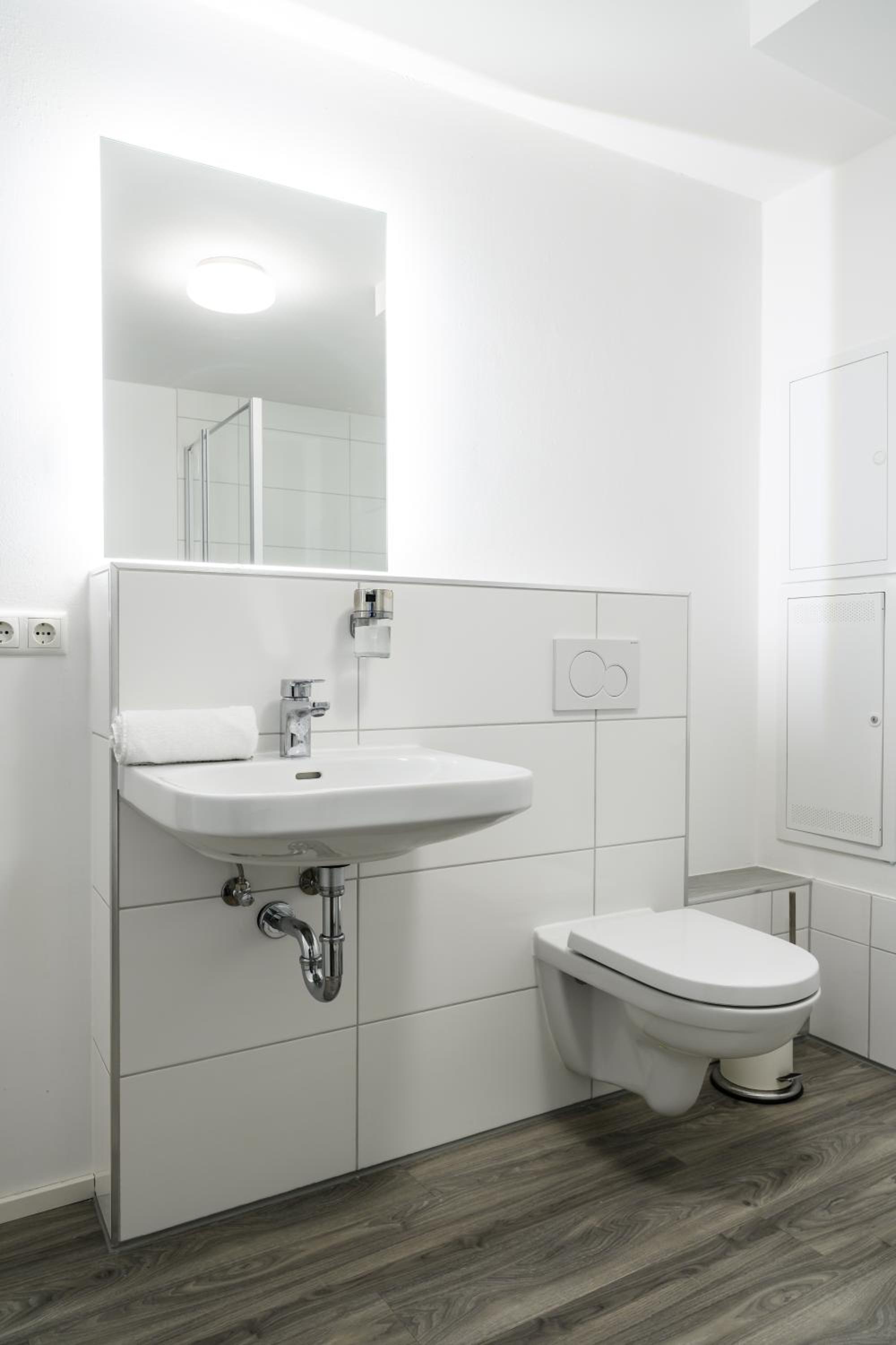 Two-Bedroom Apartment - Photo 2