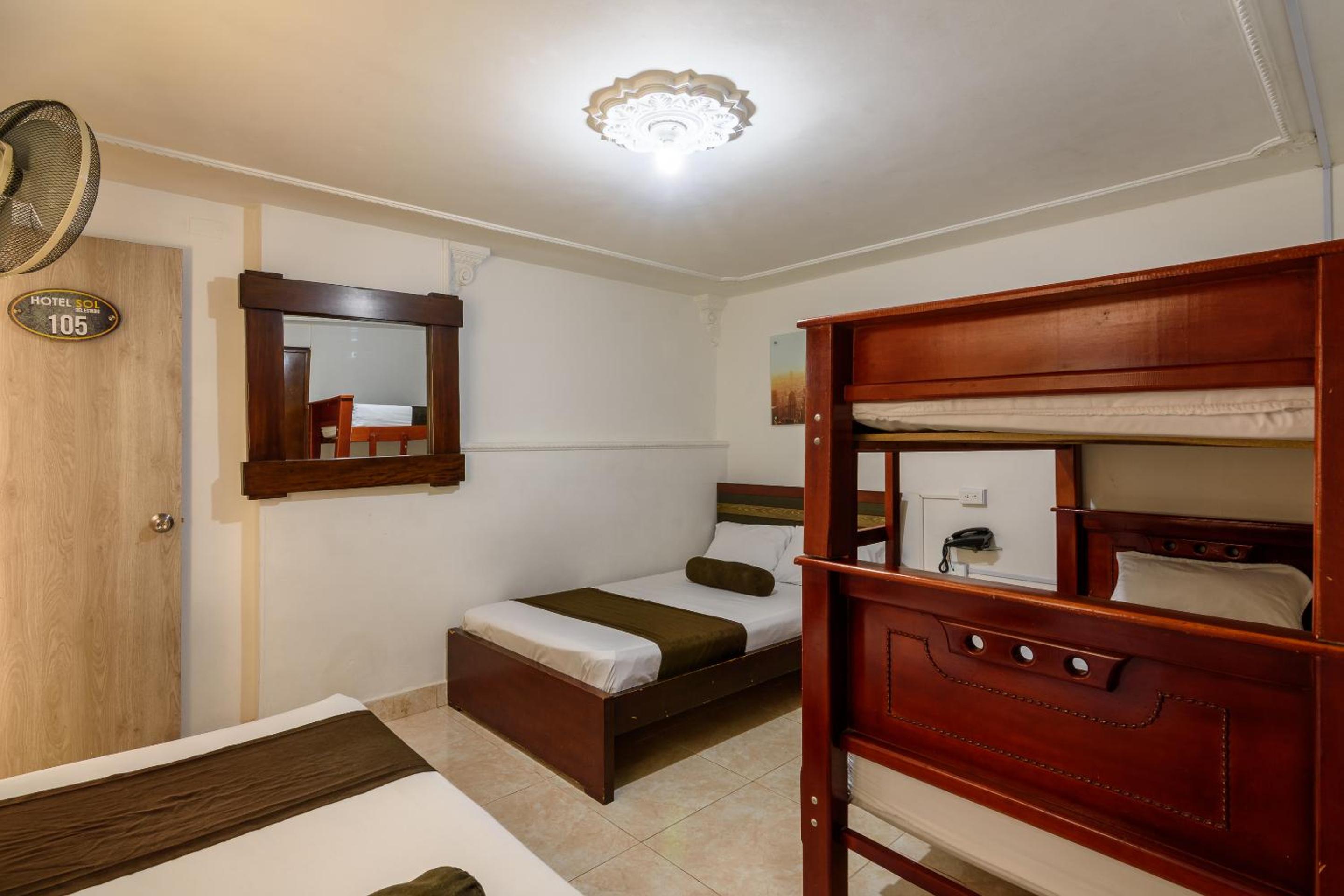 Budget Triple Room - Photo 8