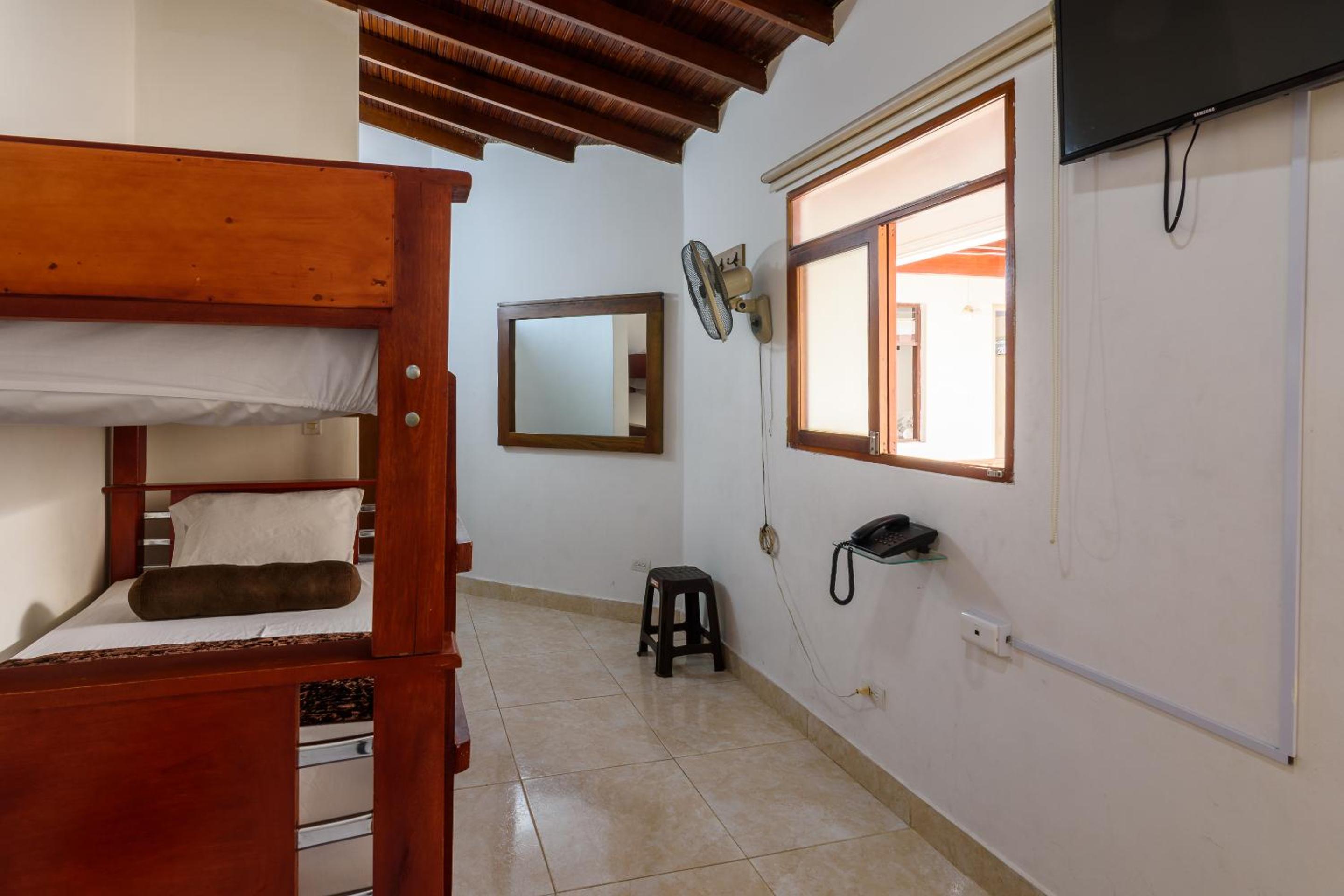Budget Triple Room - Photo 6