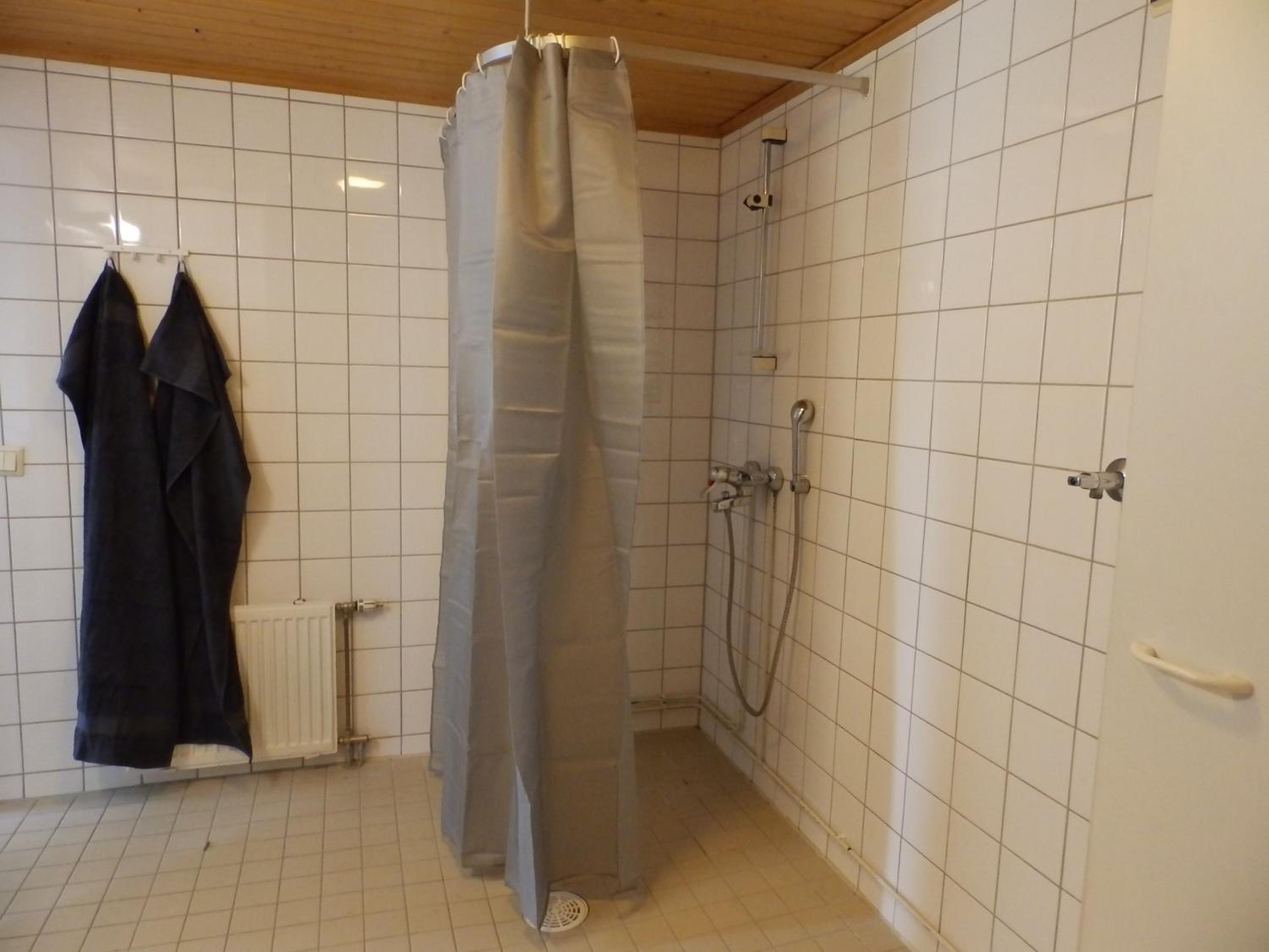 One-Bedroom Apartment - Photo 3