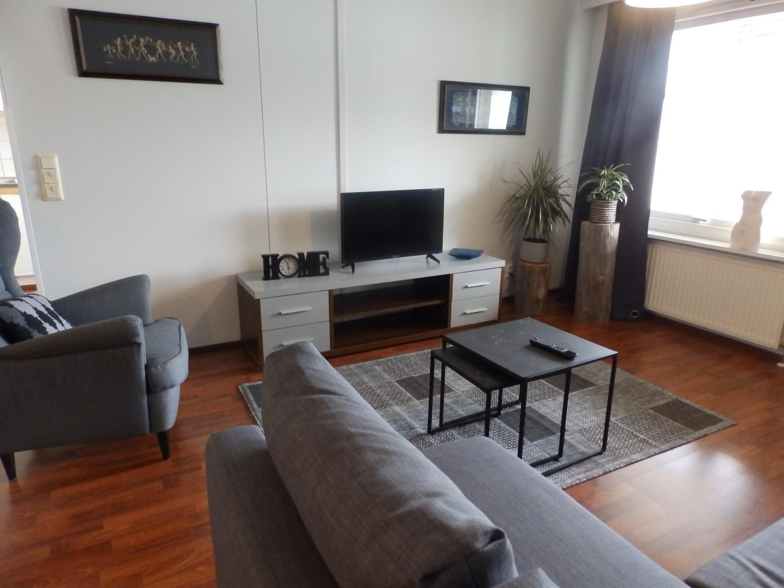 One-Bedroom Apartment - Photo 1