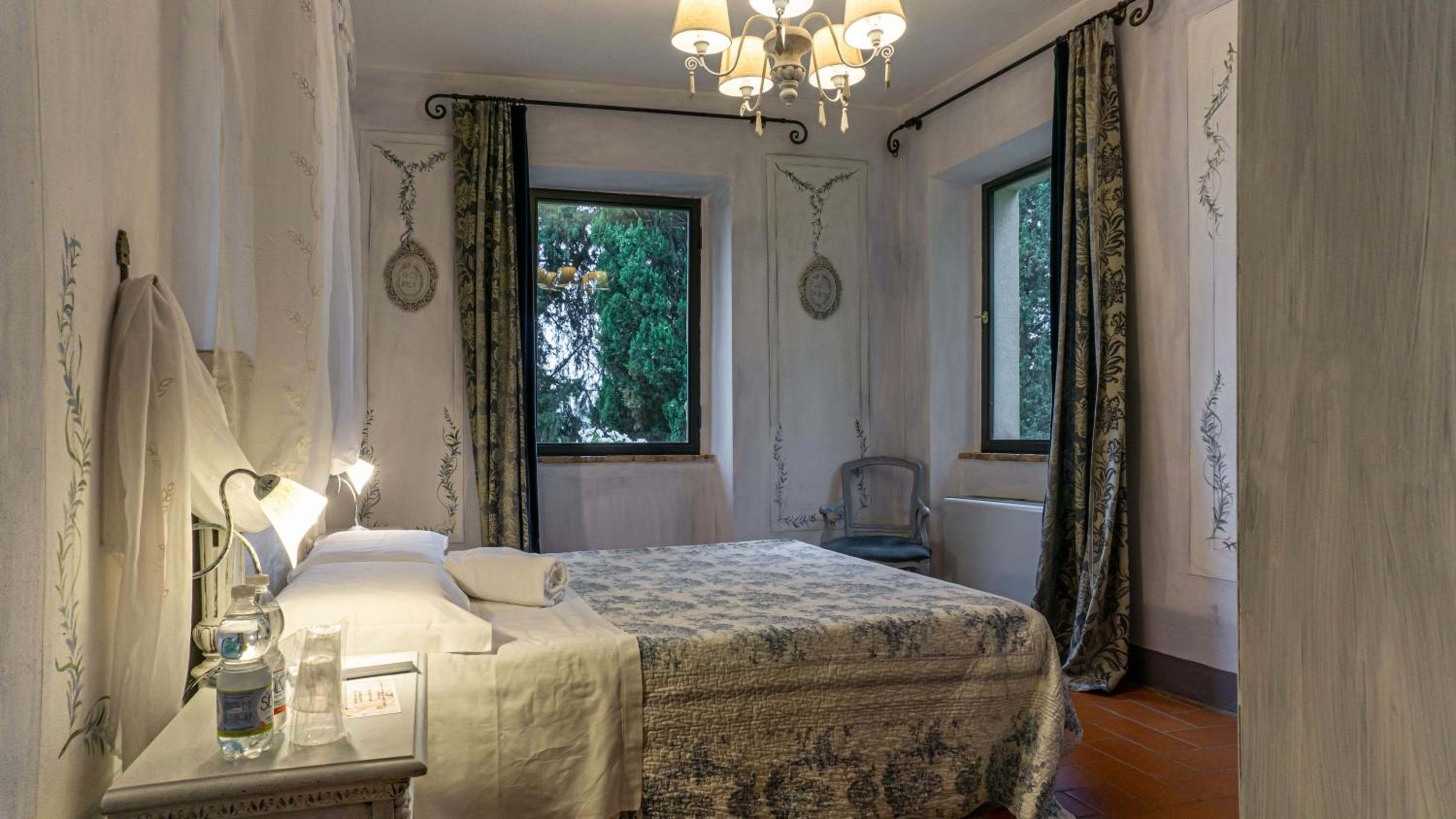 Double Room with Pool View - Photo 1