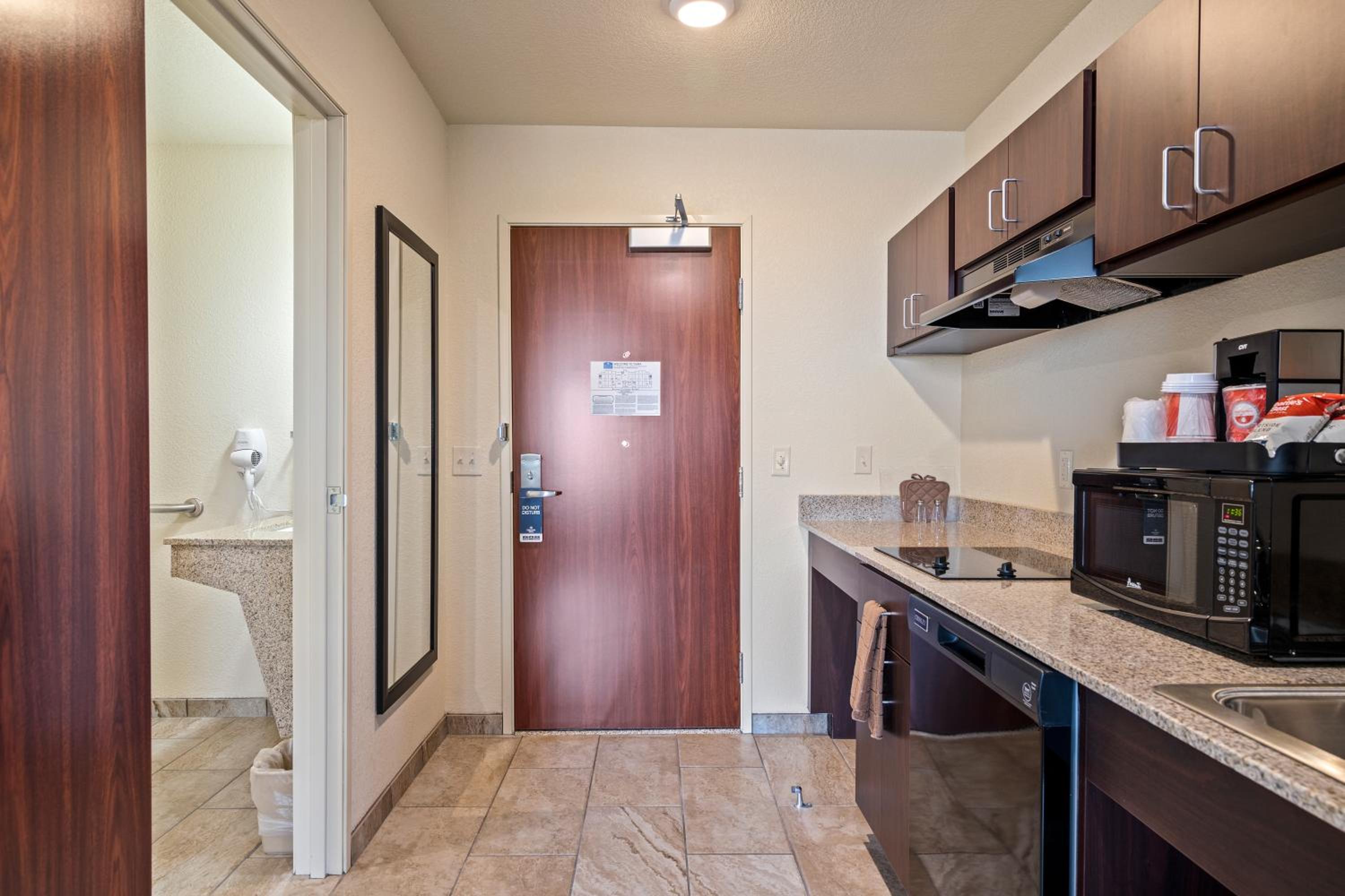 Quadruple Room - Photo 8