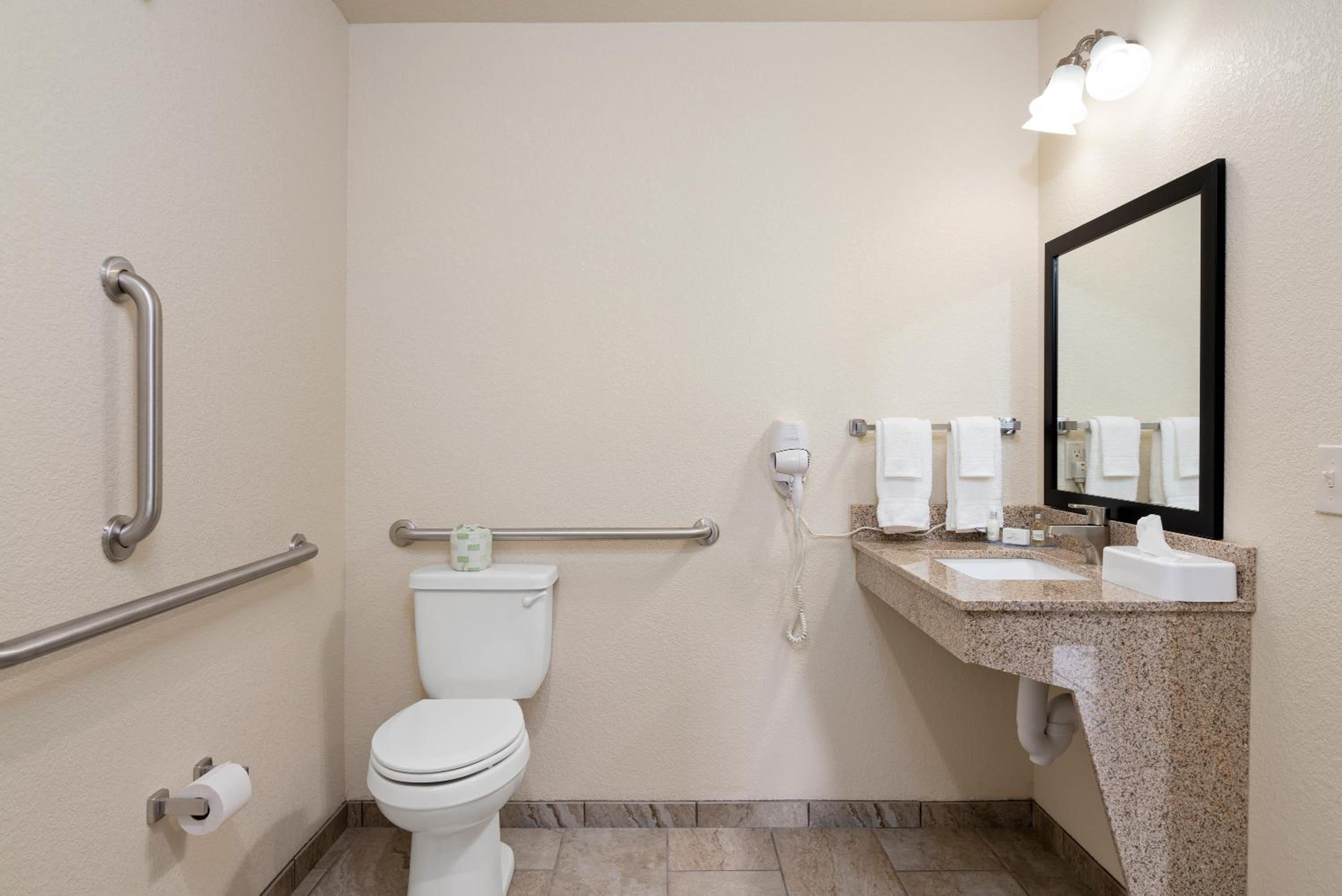 Quadruple Room - Photo 10