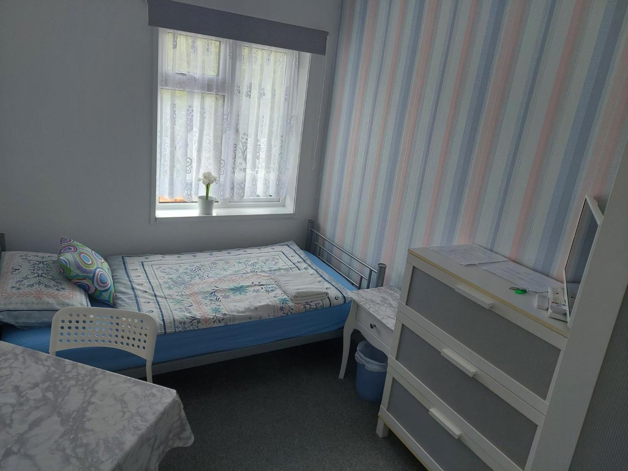 Small Single Room photo 1