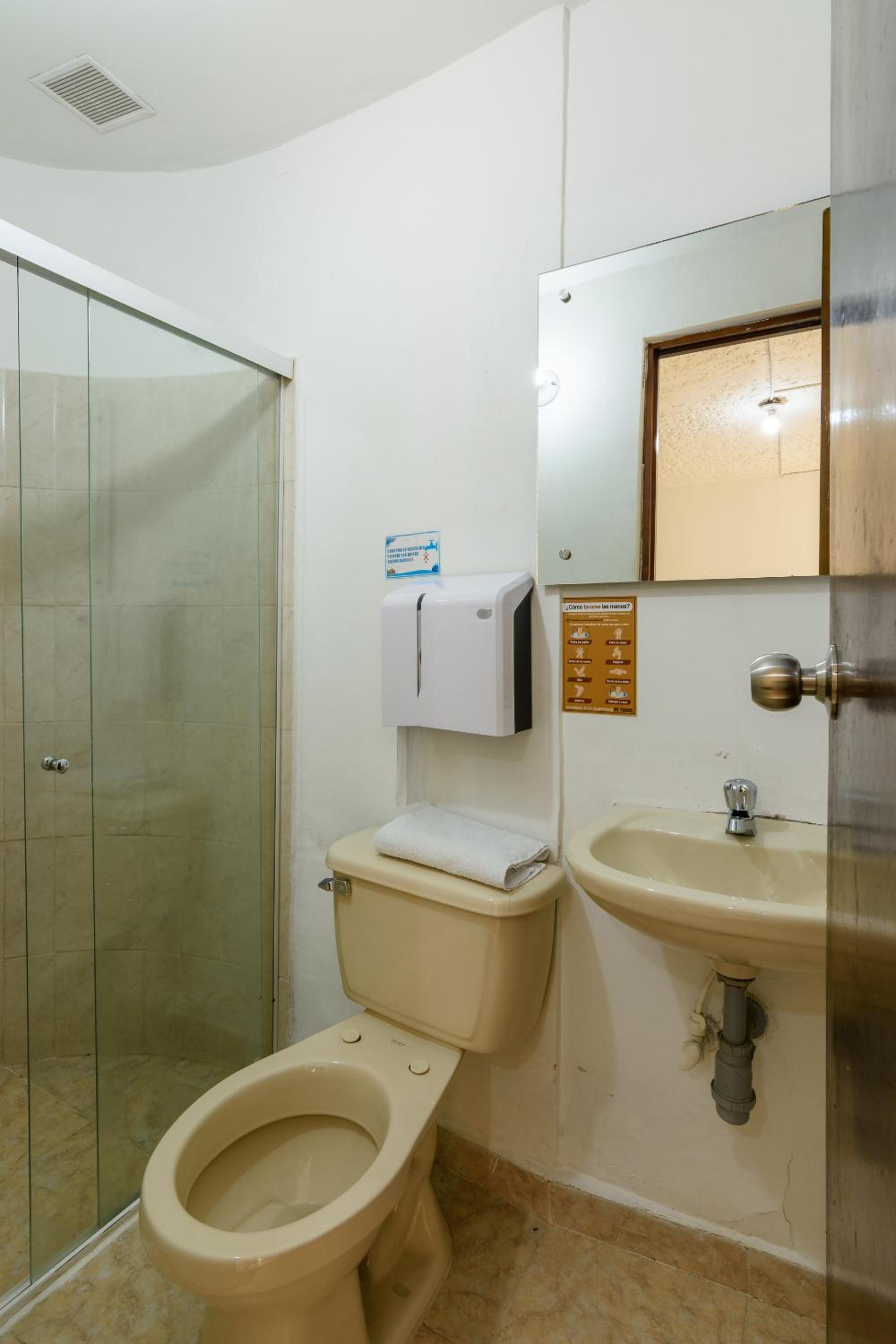 Budget Double Room - Photo 3