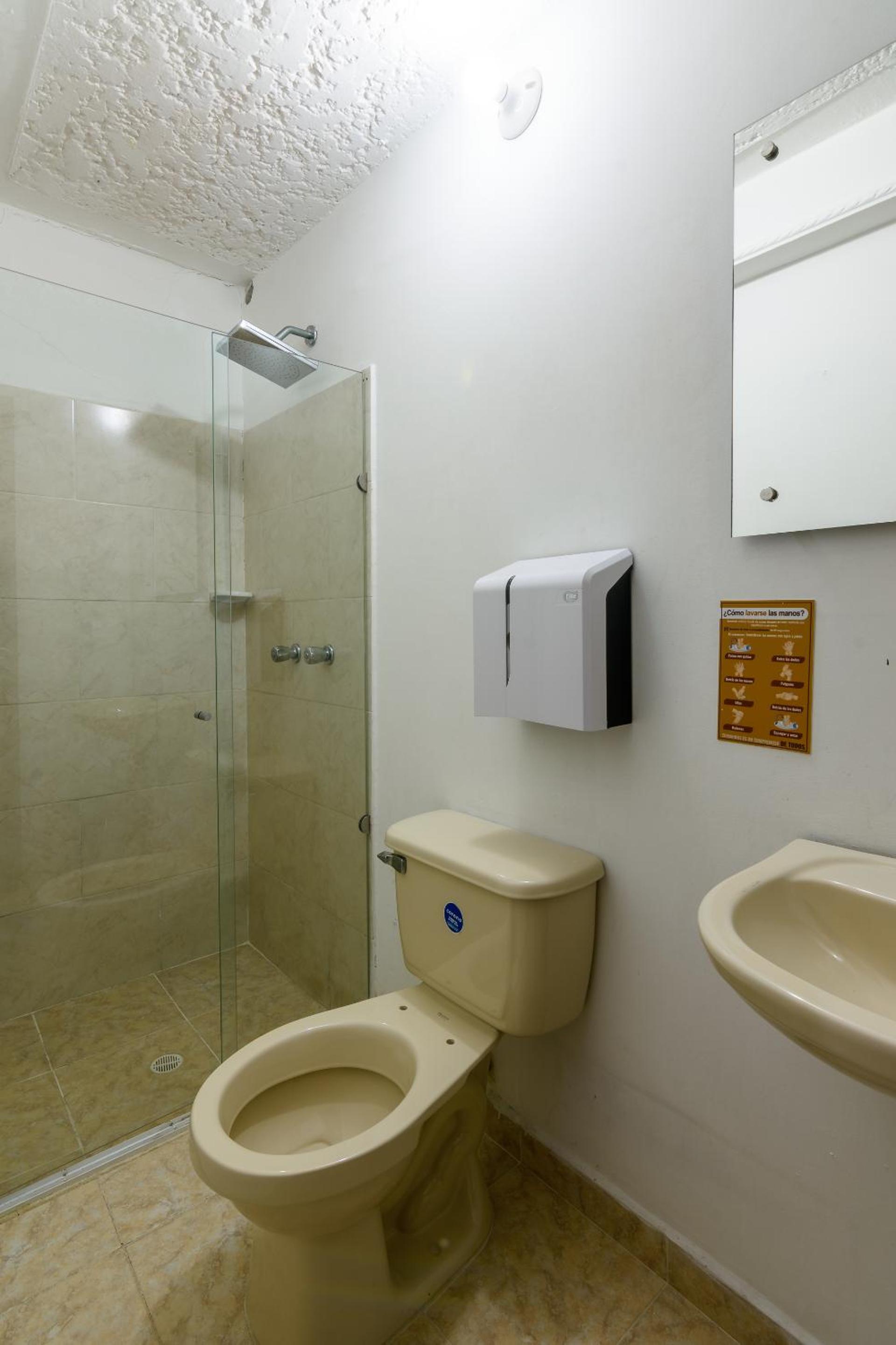 Budget Double Room - Photo 4