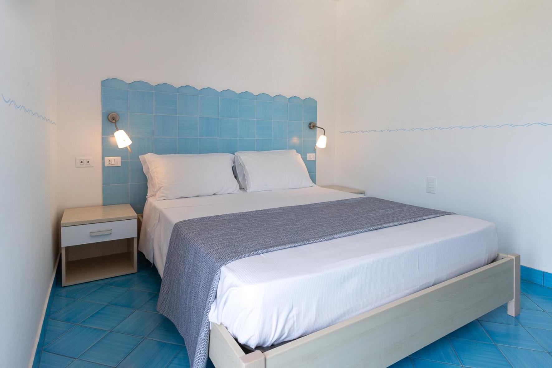 Classic Double Room with Balcony photo 2