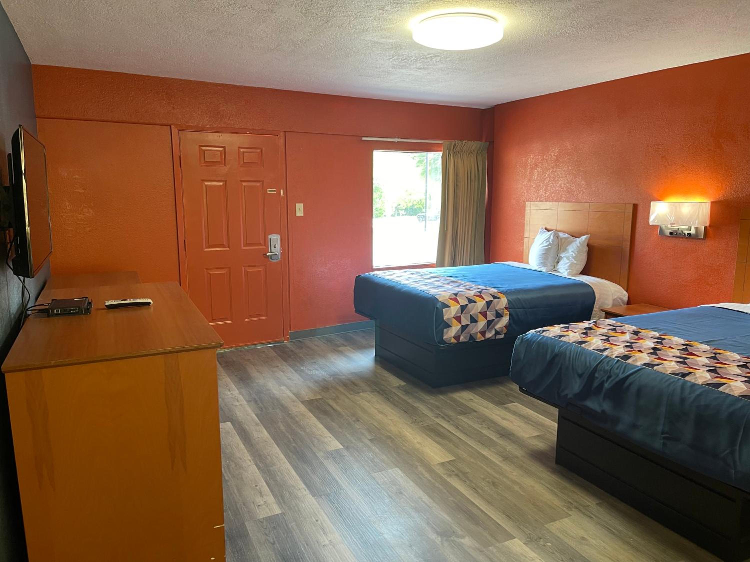 Double Room with Two Double Beds photo 2