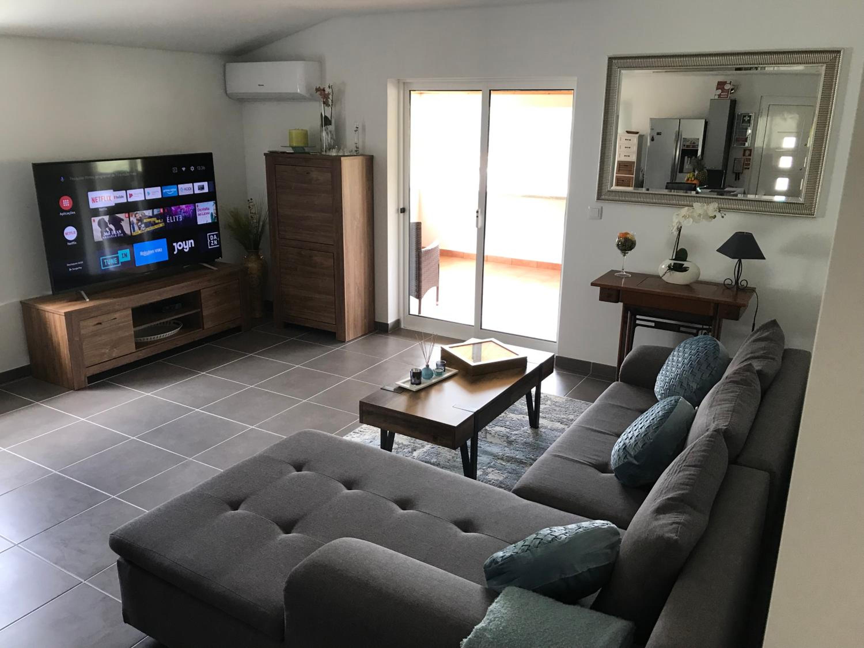 Two-Bedroom House - Photo 25