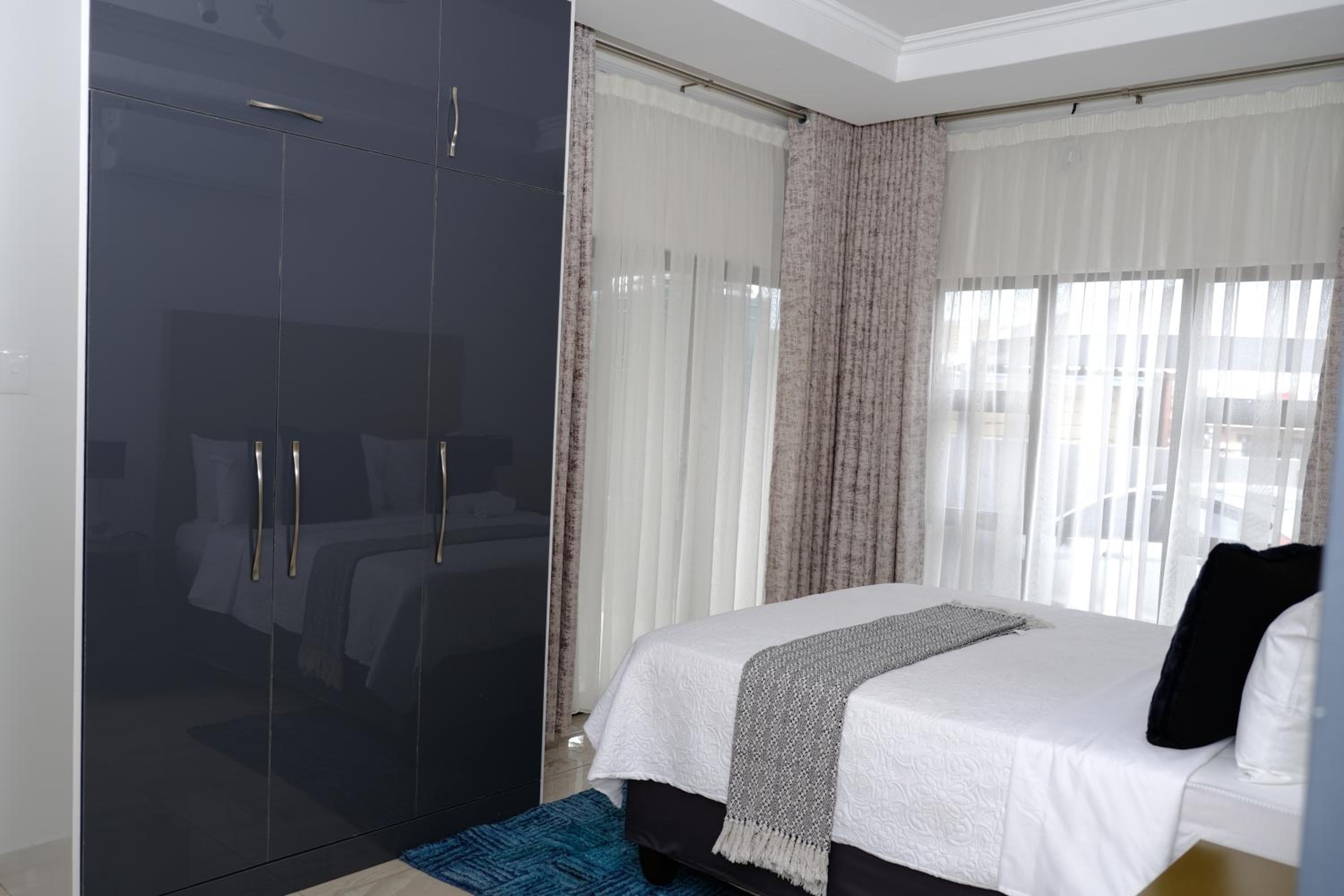 Double Room - Photo 3