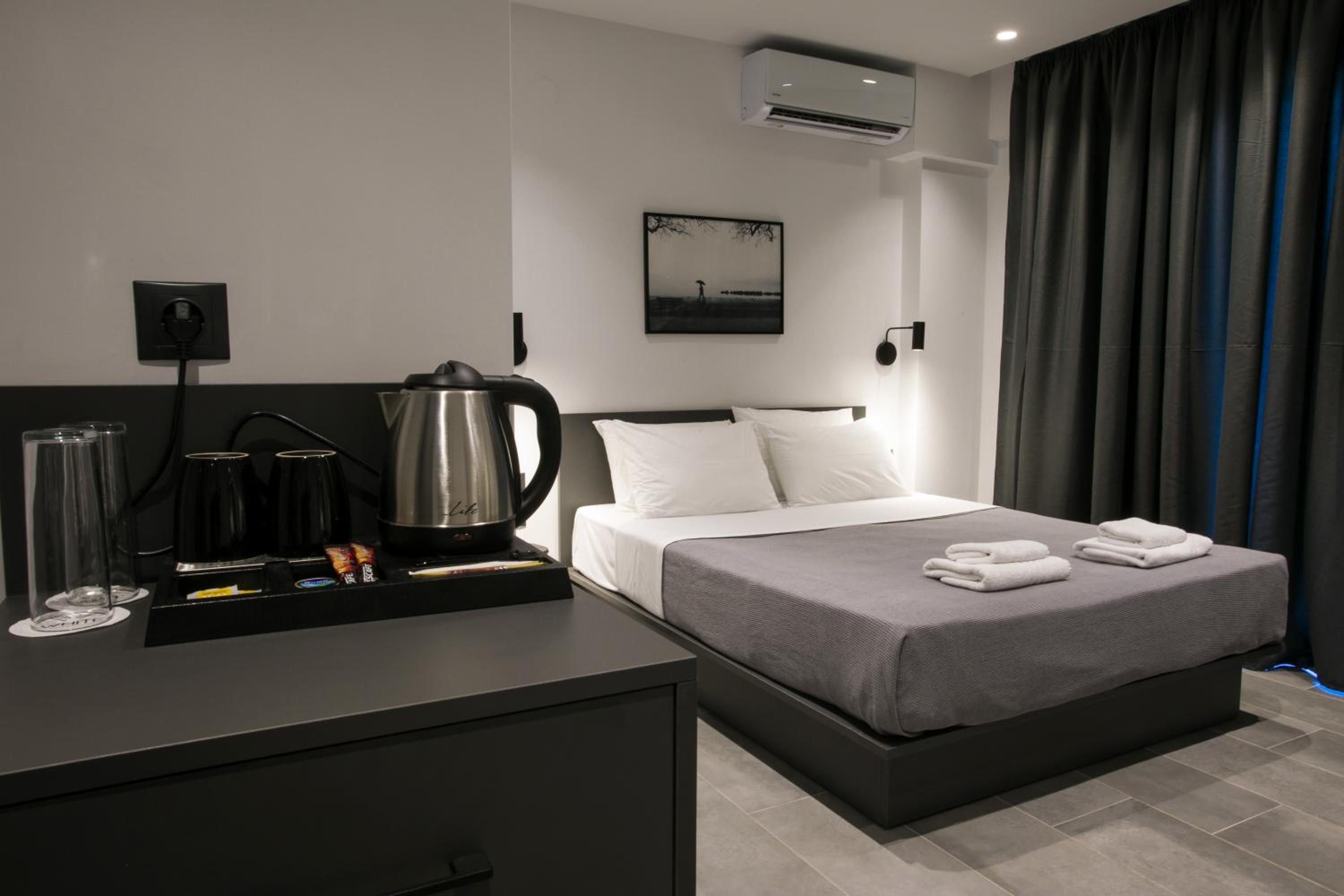 Standard Double Room - Photo 14