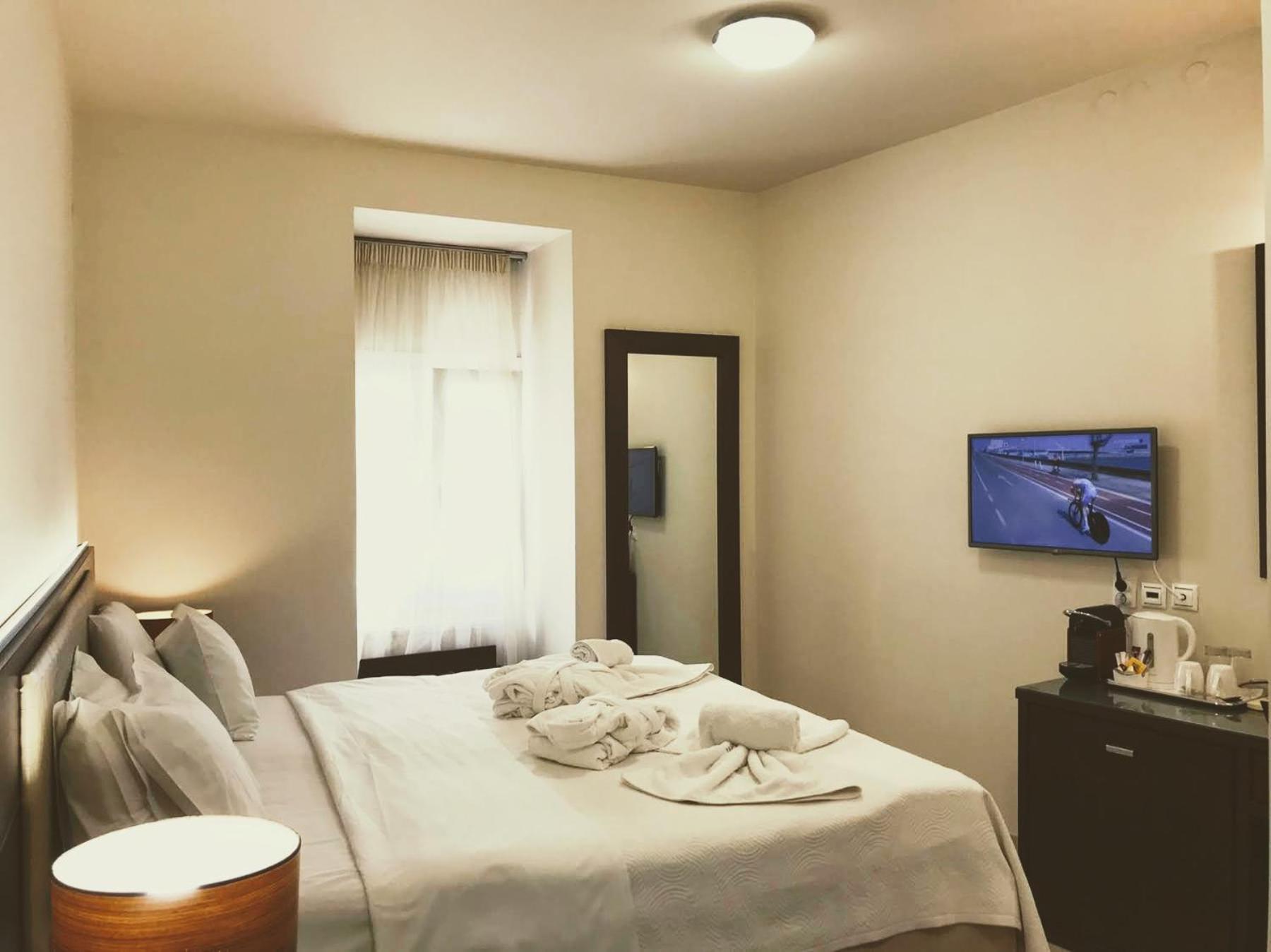 Standard Double or Twin Room photo 1