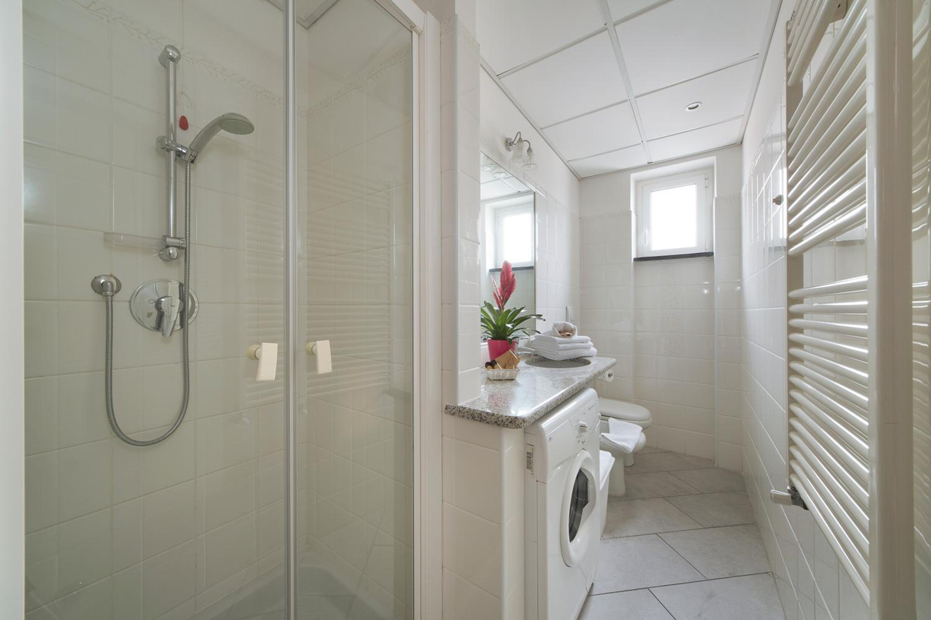 One-Bedroom Apartment with Balcony photo 3