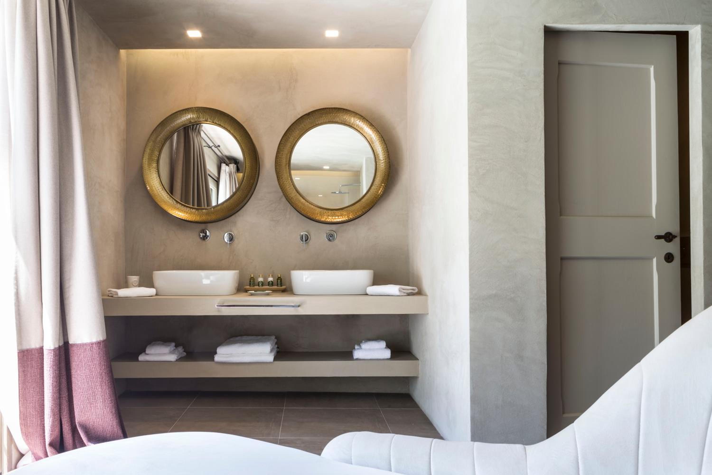 Suite with Private Pool - Photo 4