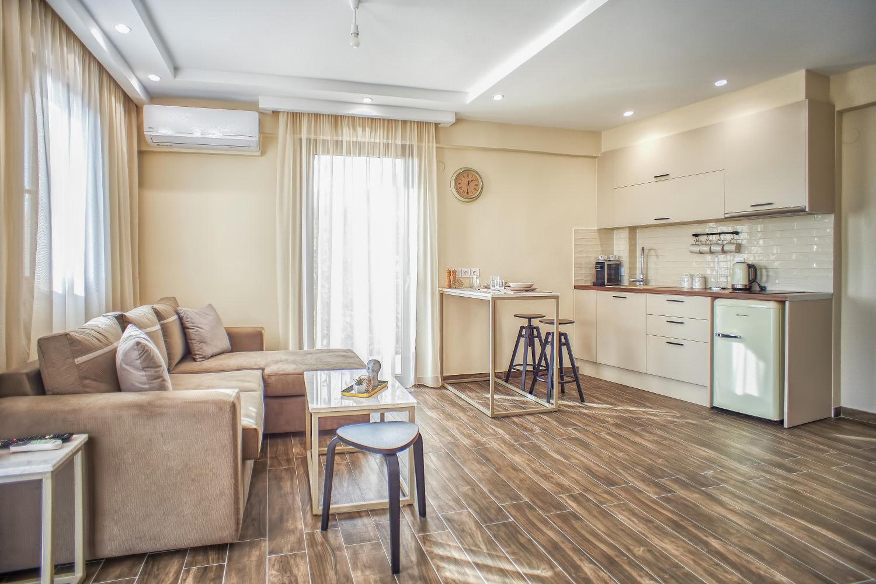 One-Bedroom Apartment - Photo 1