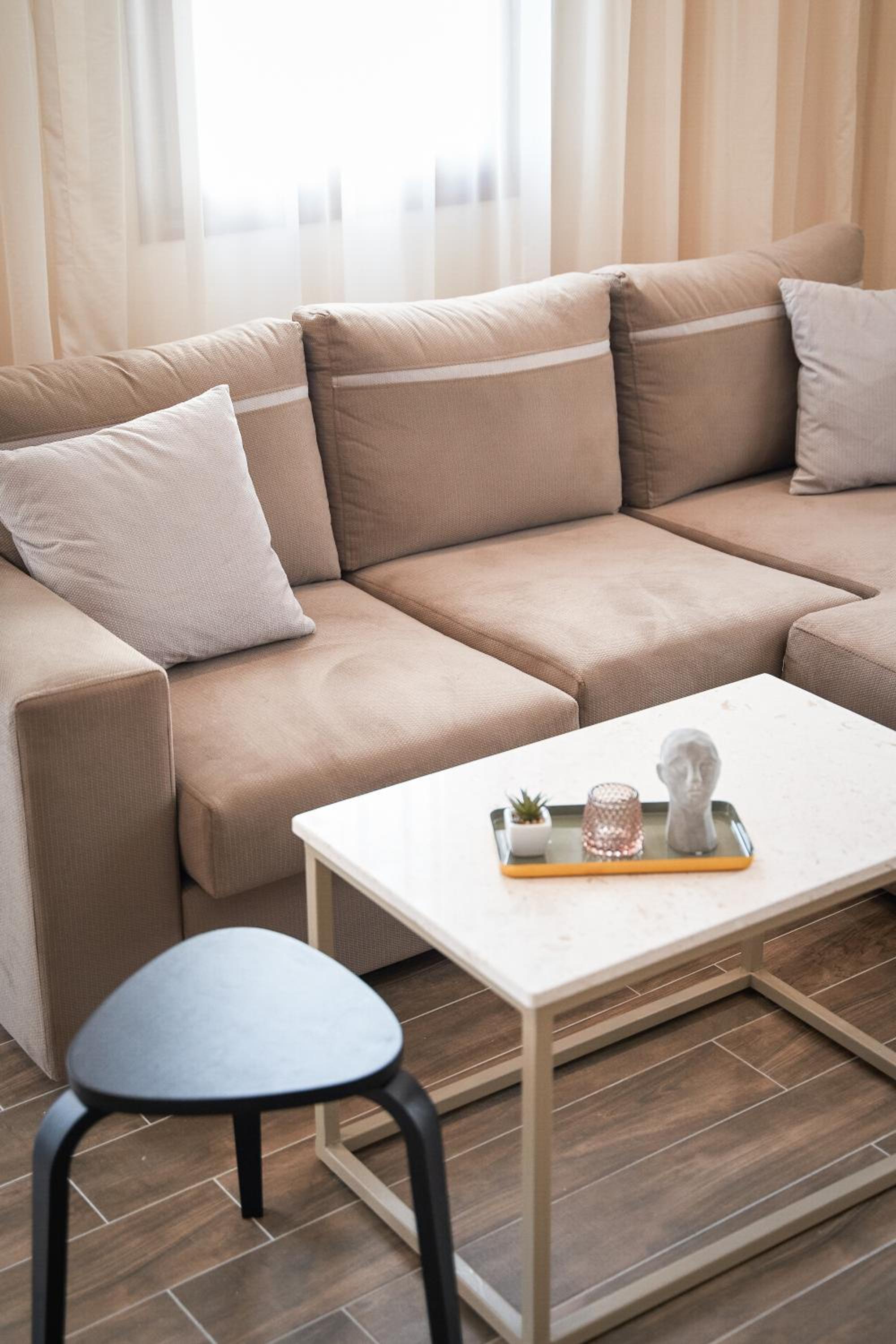 One-Bedroom Apartment - Photo 2