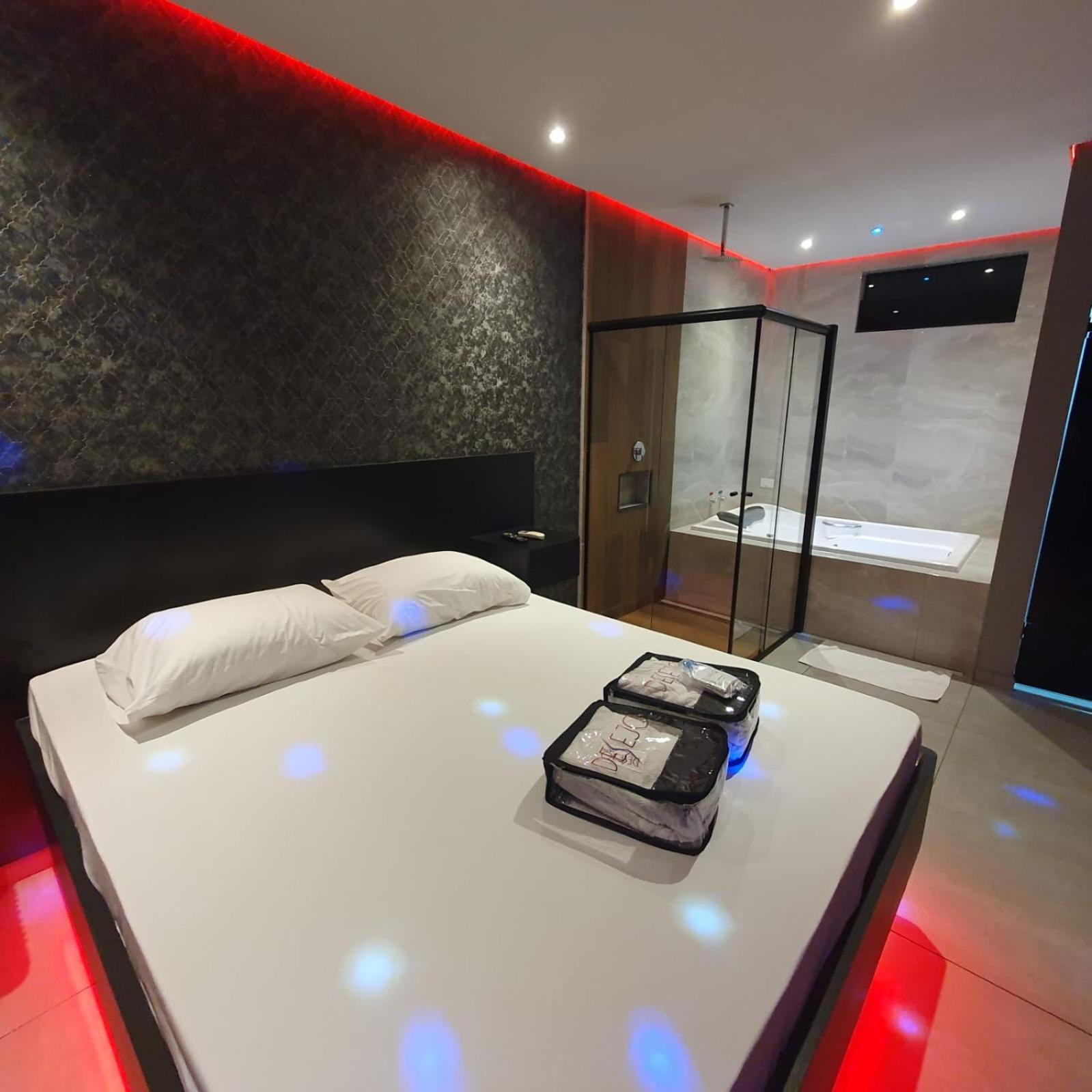 King Room with Spa Bath - Photo 3