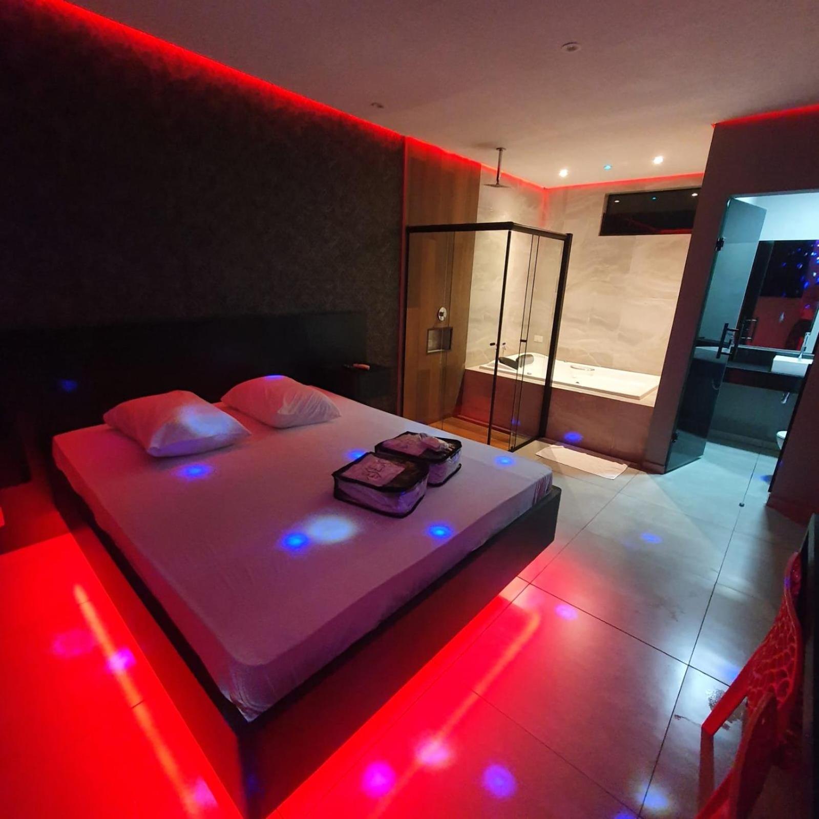 King Room with Spa Bath - Photo 7