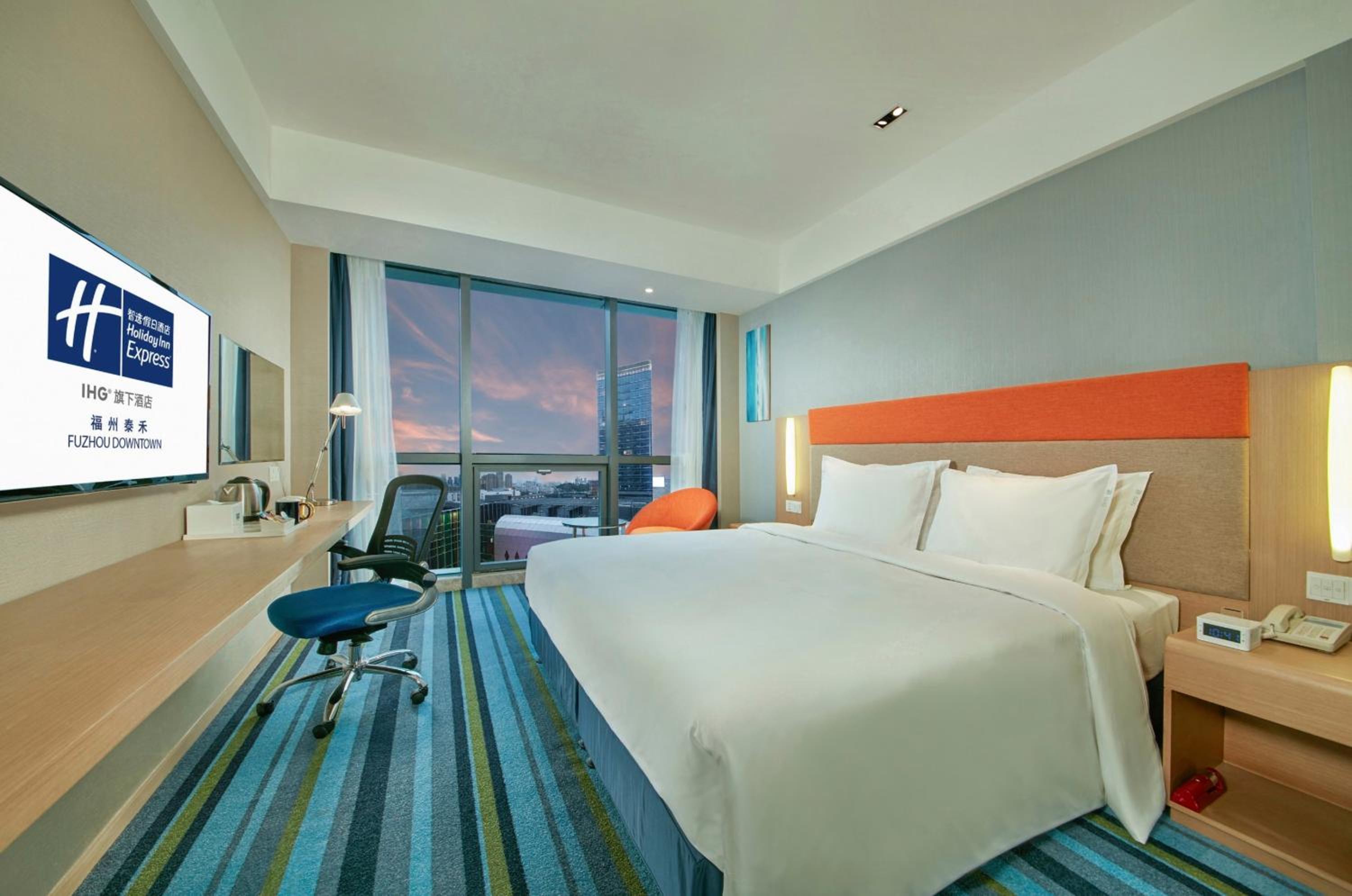 Standard Queen Room with Extra Floor Space