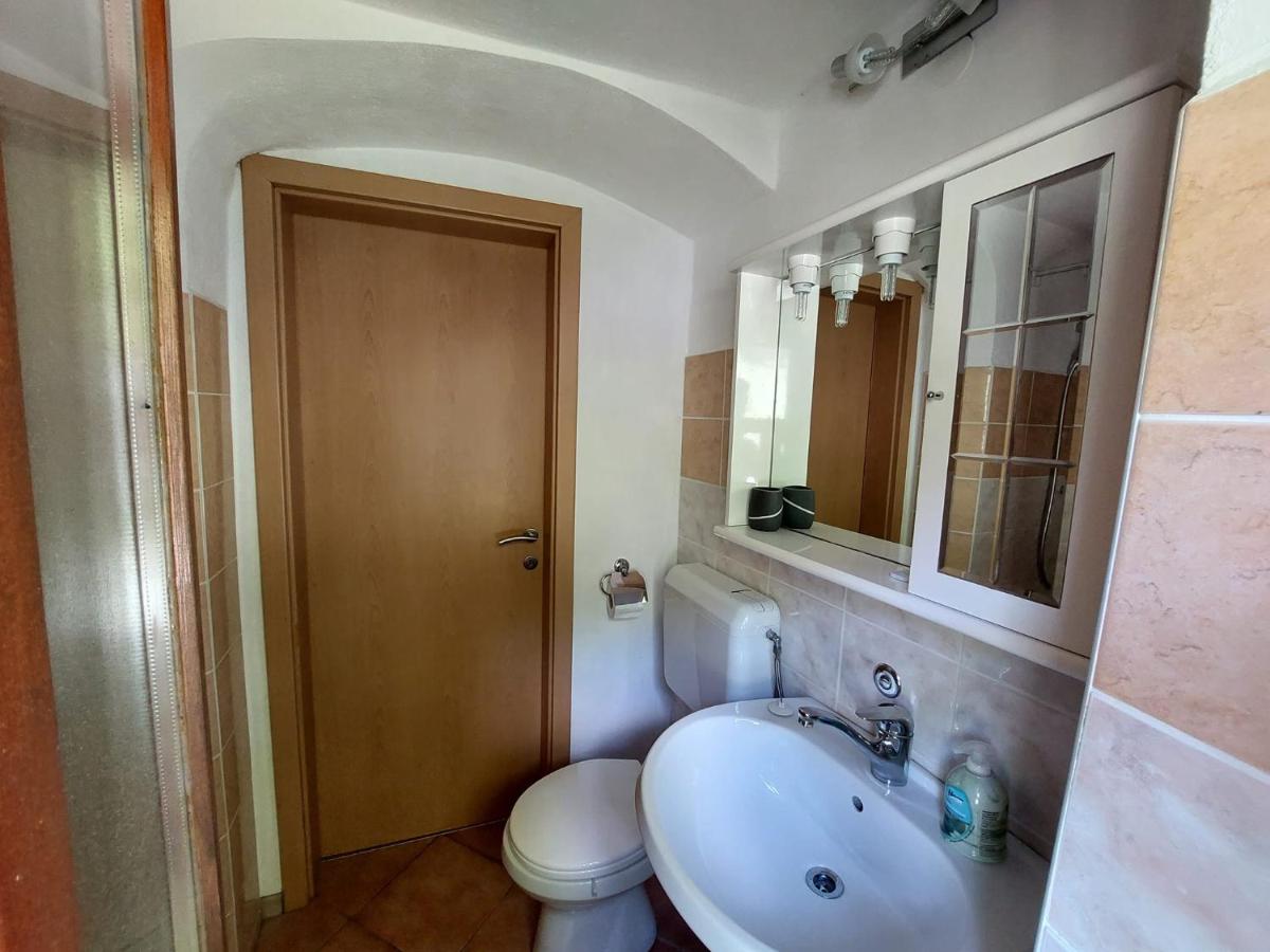 Apartment with Balcony photo 3