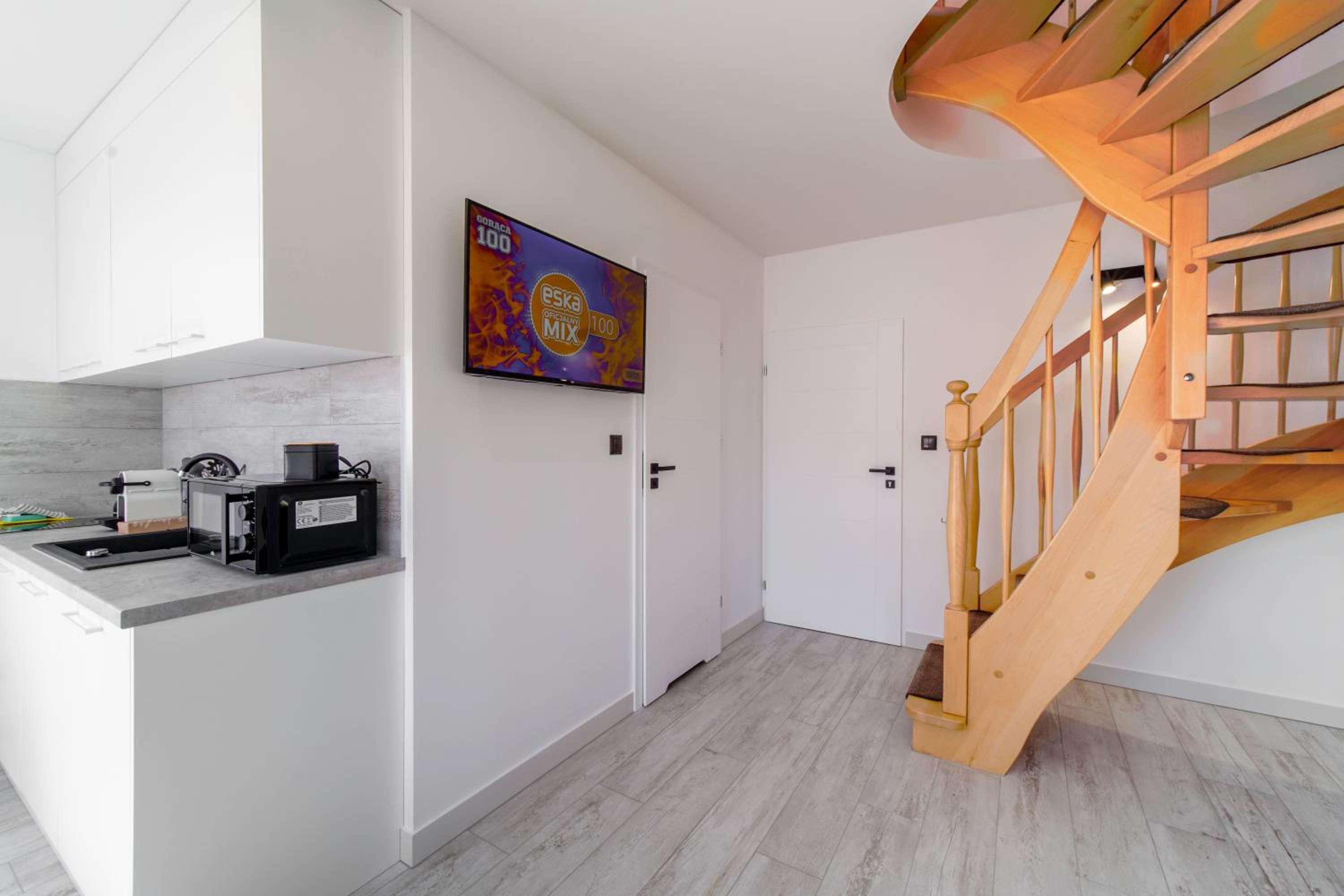 One-Bedroom Apartment - Photo 4
