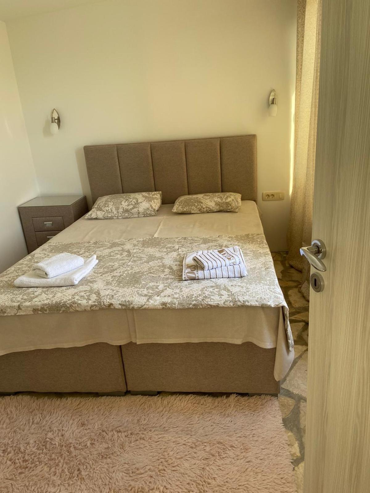 One-Bedroom Apartment with Sea View