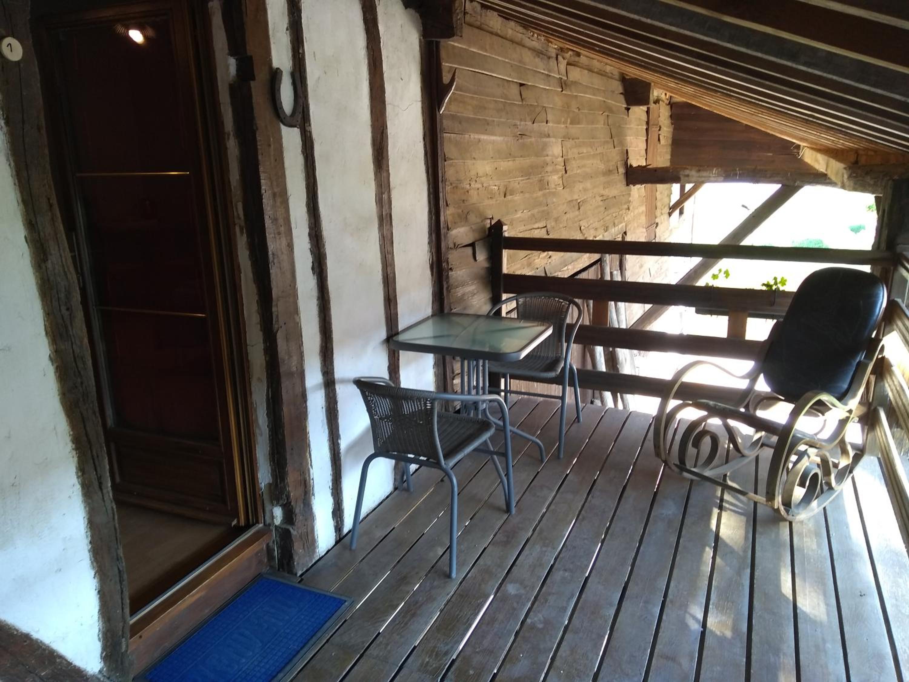 Double Room with Private Bathroom - Photo 9
