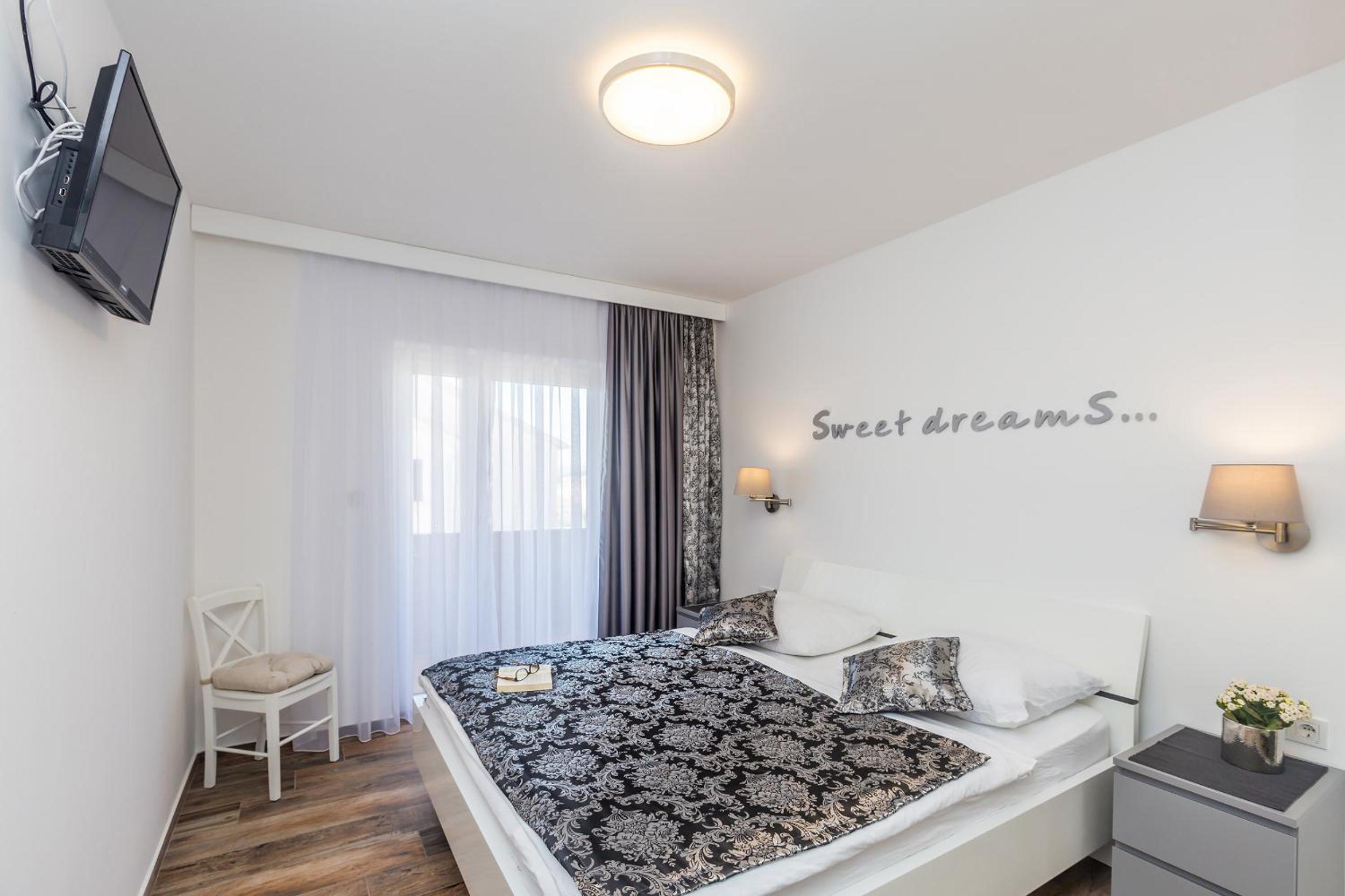 One-Bedroom Apartment with Balcony - Photo 1