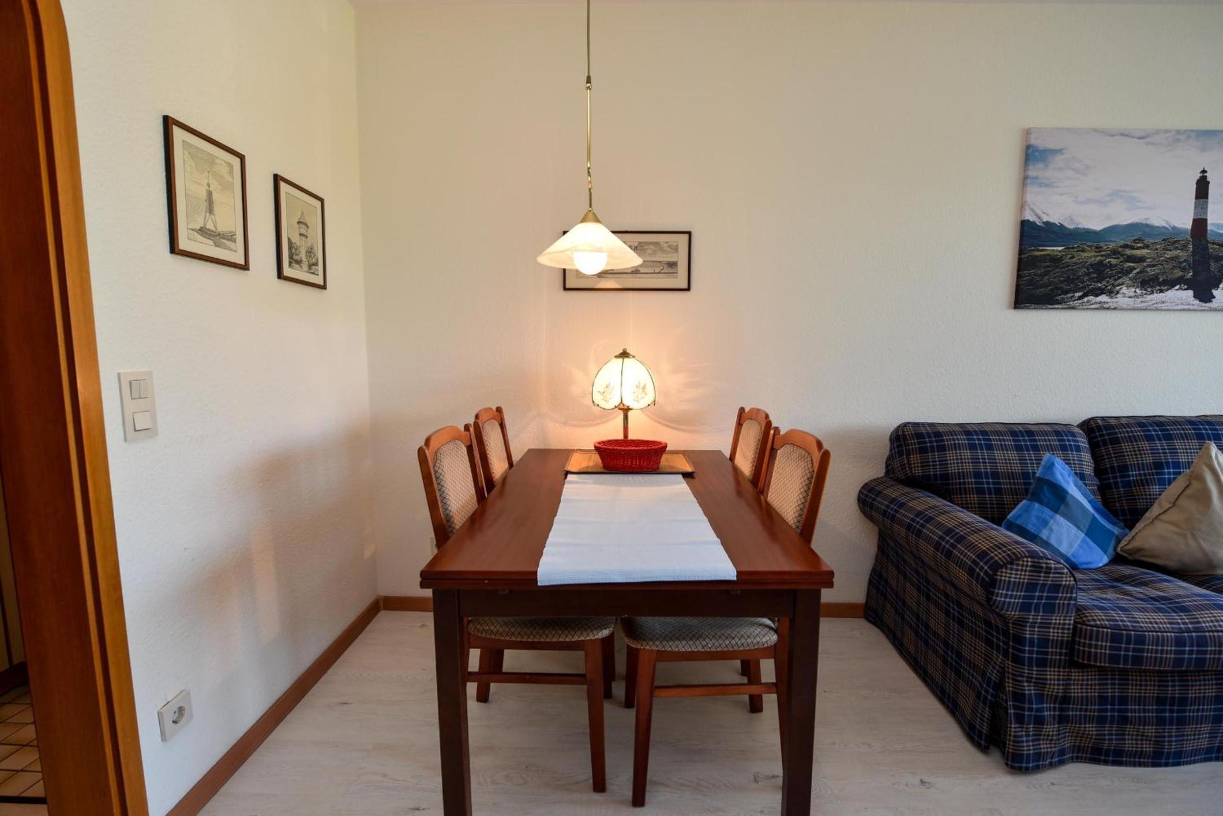 Apartment with Balcony photo 3