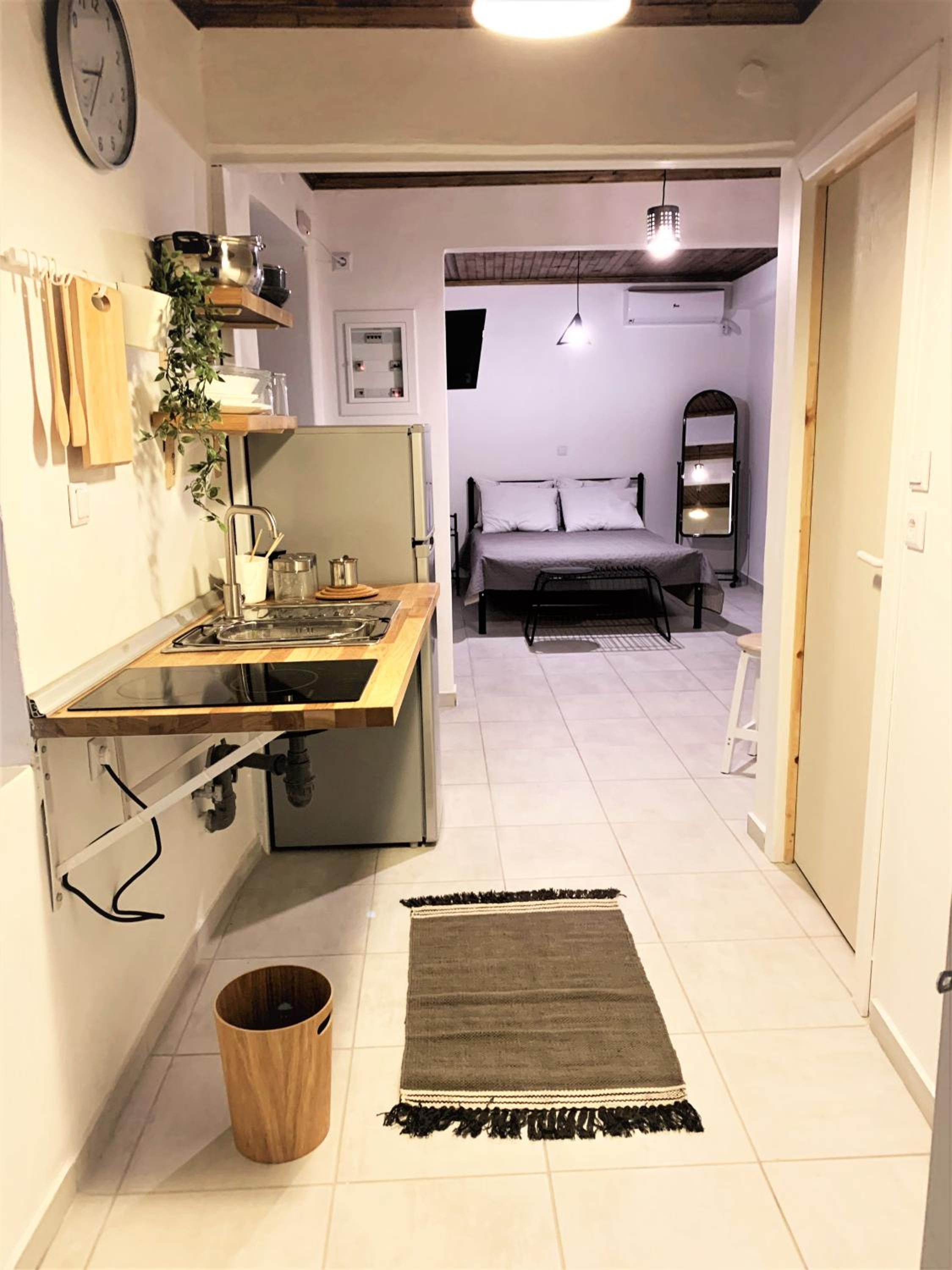One-Bedroom Apartment photo 1
