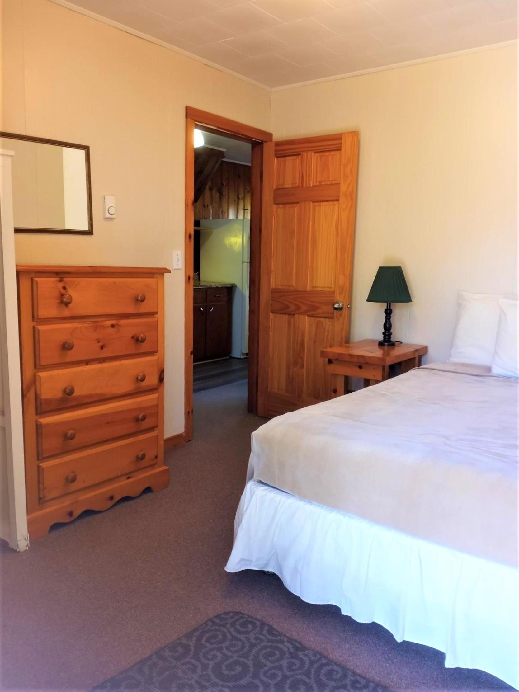 Three-Bedroom Cottage photo 2