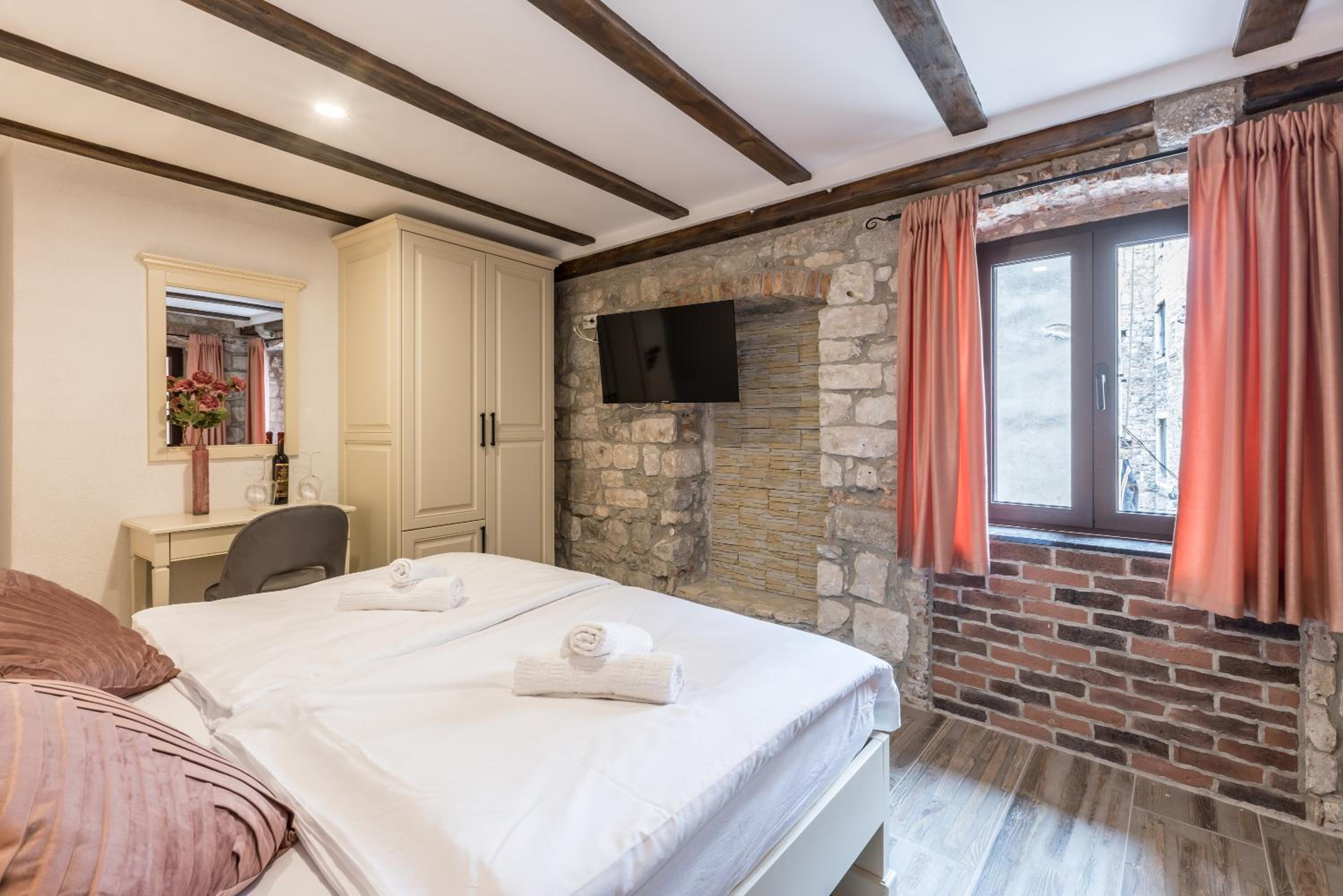 Deluxe Double Room photo 2