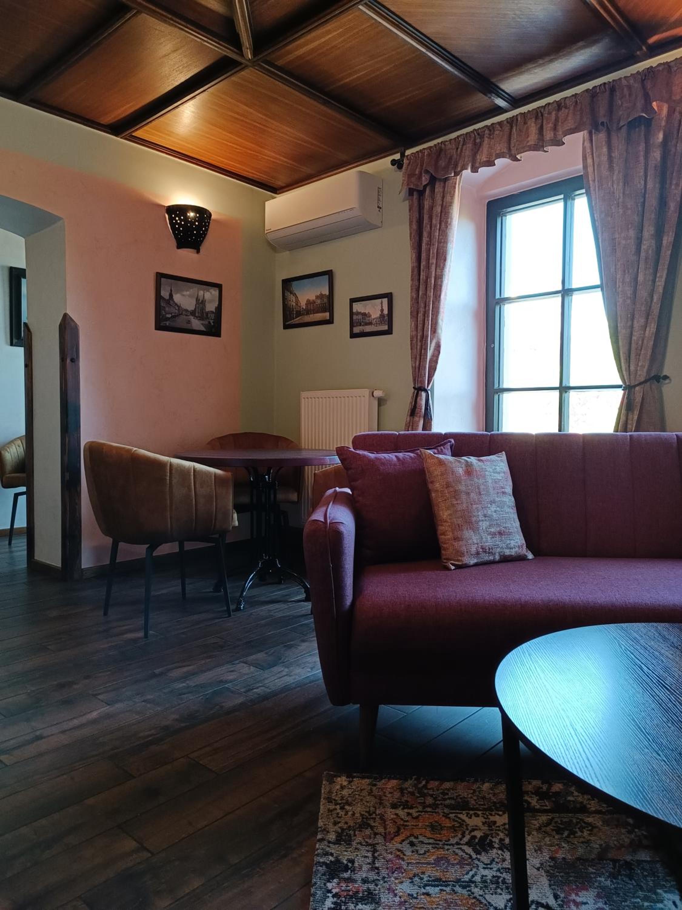 Executive Suite photo 1