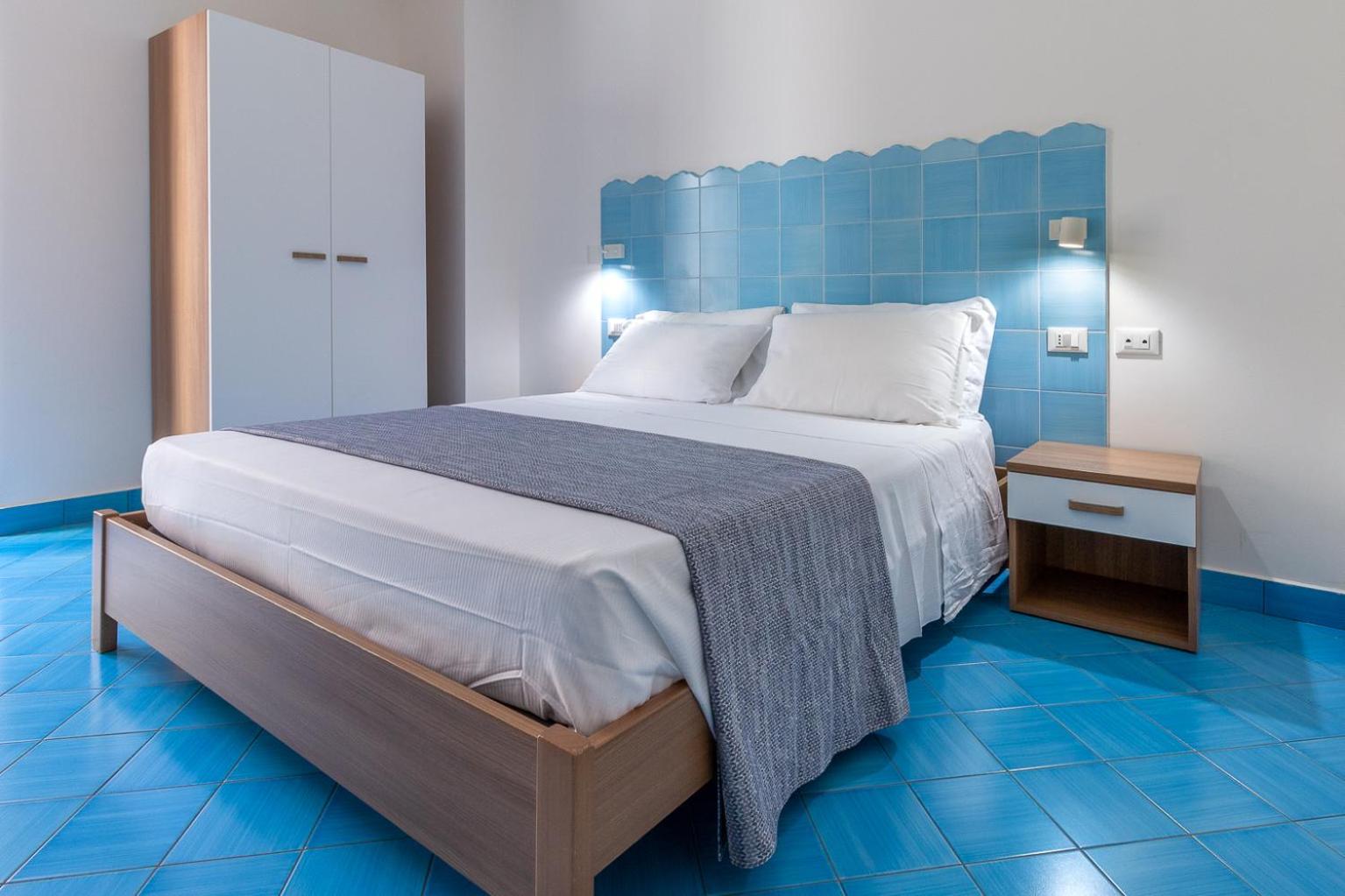 Classic Double Room with Balcony photo 2