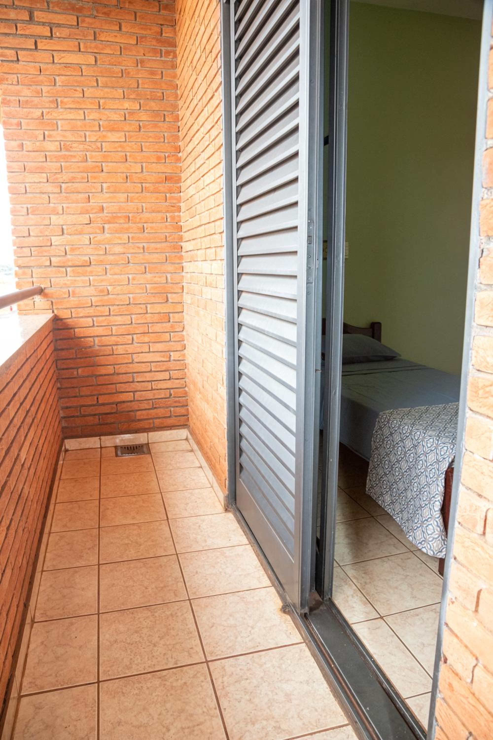 Single Room with Balcony and Ceiling Fan photo 3