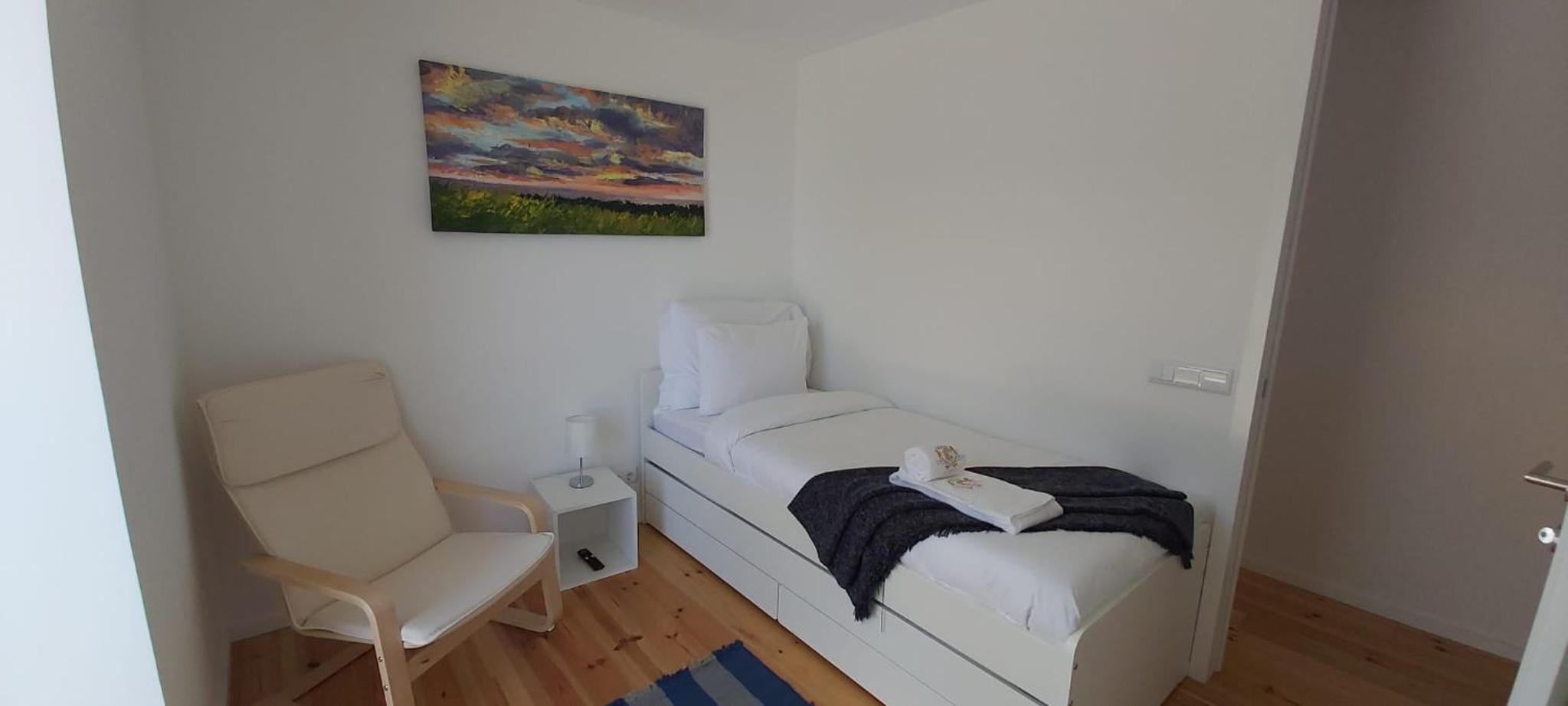 House 2 photo 1