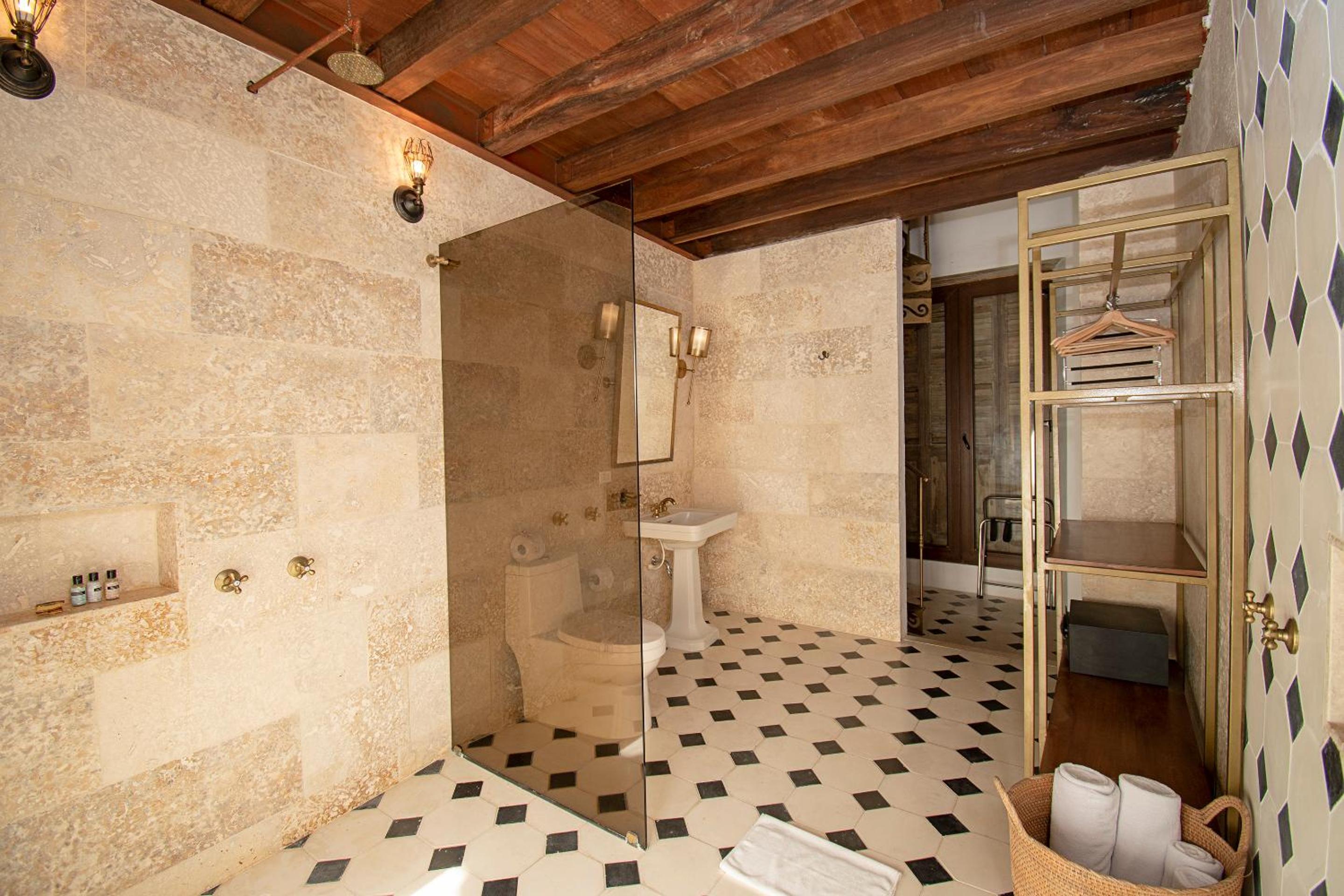 Two-Bedroom Suite with Balcony photo 1