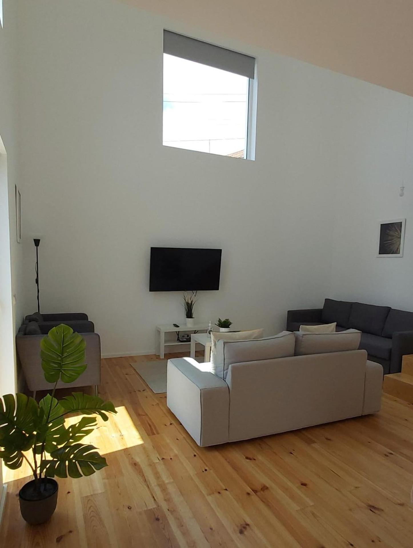 House 1 photo 1