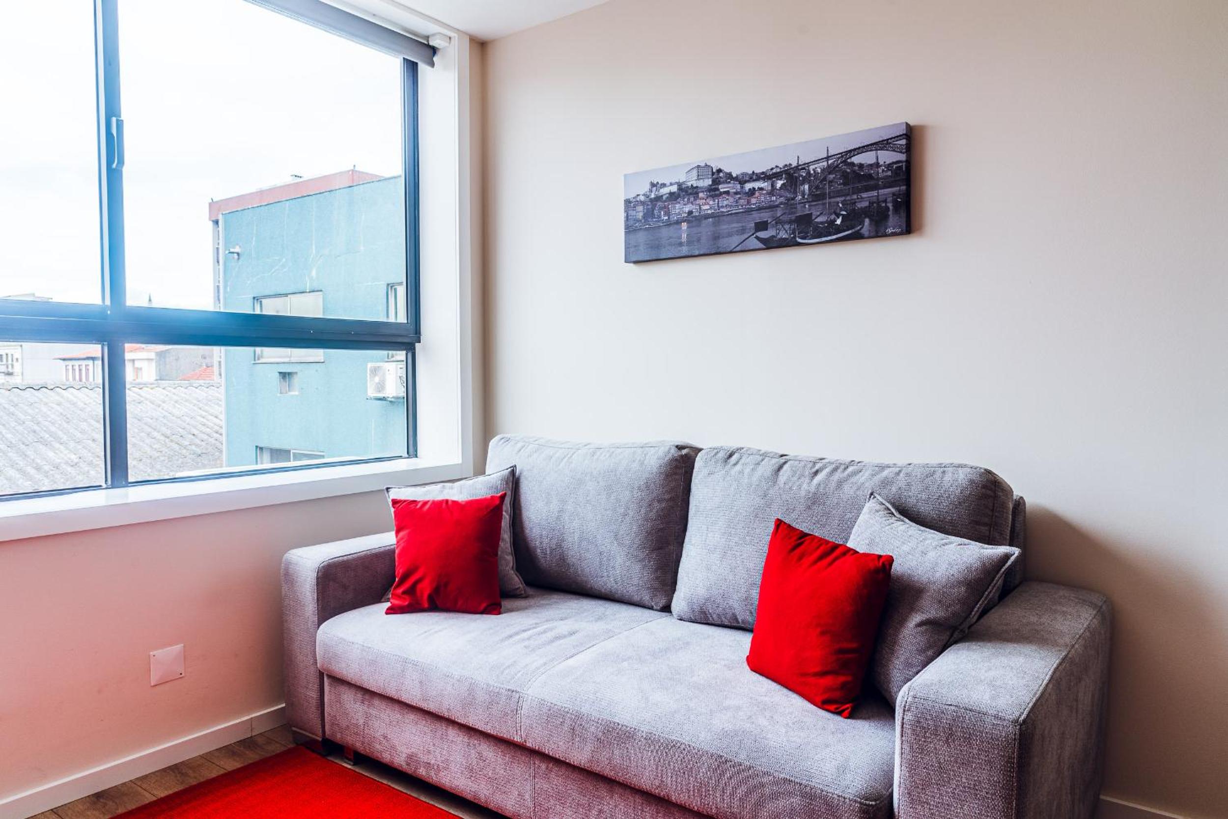 One-Bedroom Apartment - Photo 1