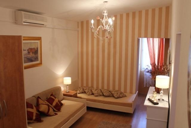 One-Bedroom Apartment with Balcony and Sea View photo 2