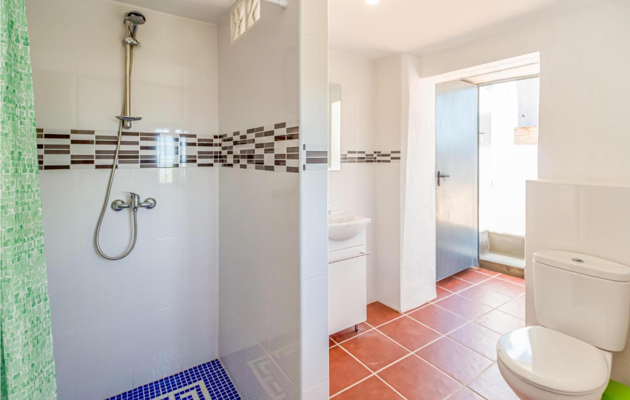 Four-Bedroom Vacation Home photo 2