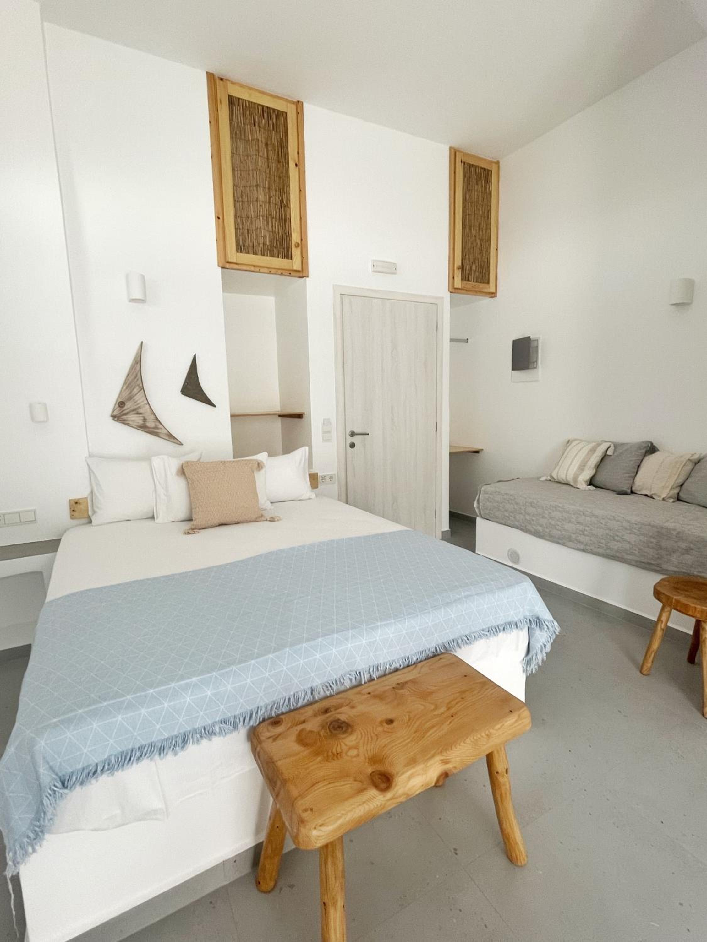 Deluxe Double Room with Extra Bed photo 2