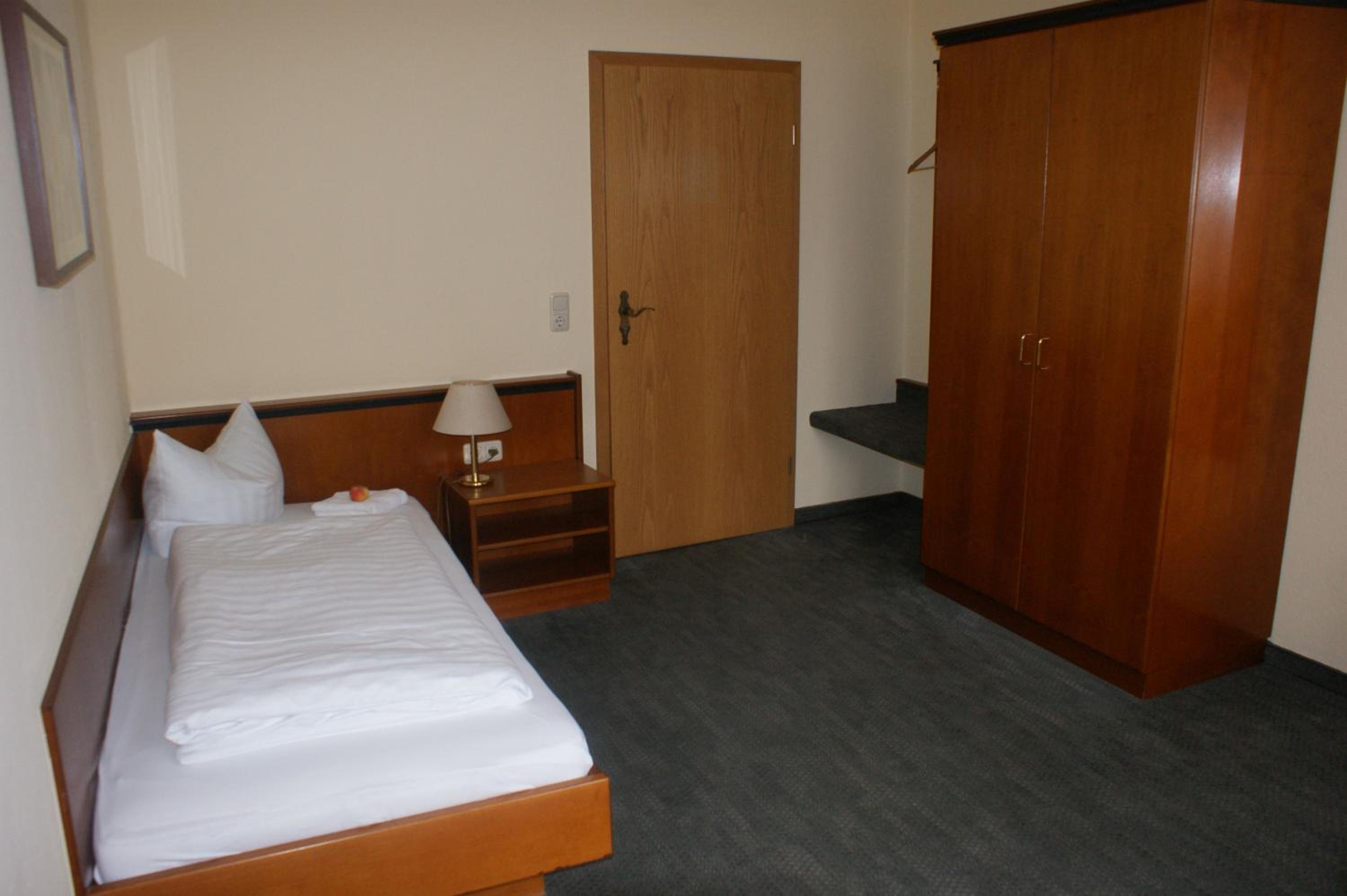 Single Room photo 3