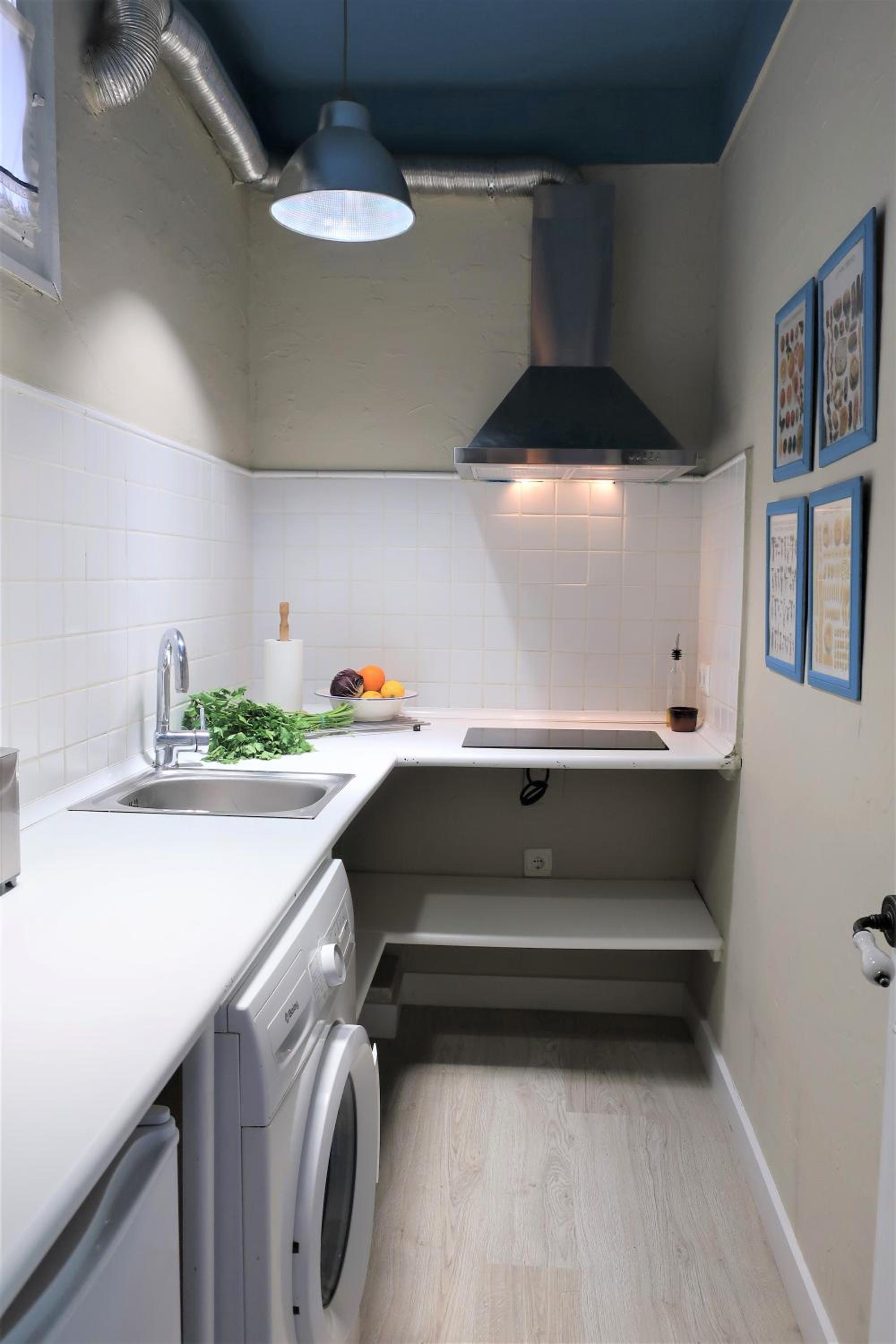 Two-Bedroom Apartment - Photo 31