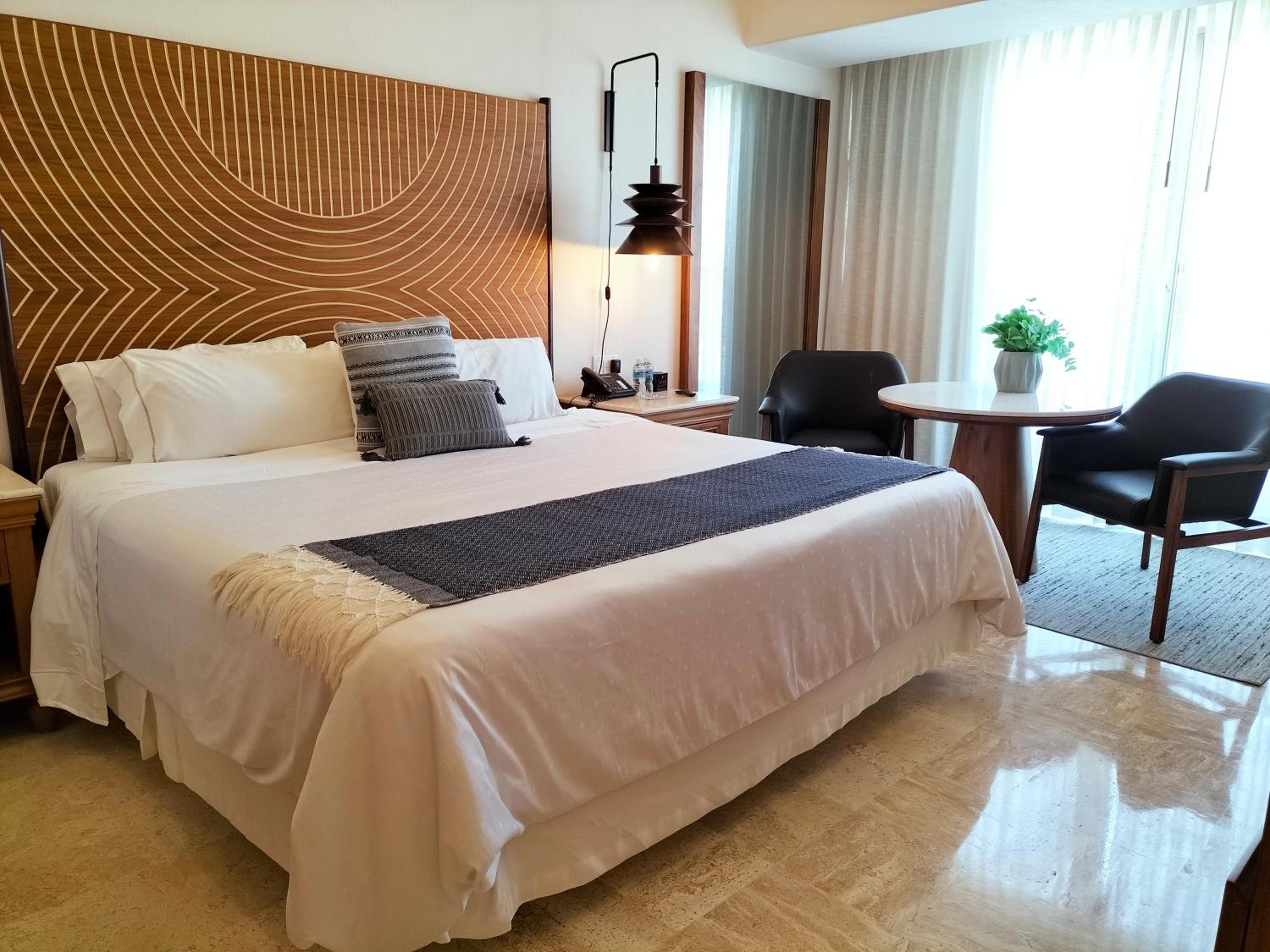 Honeymoon Suite