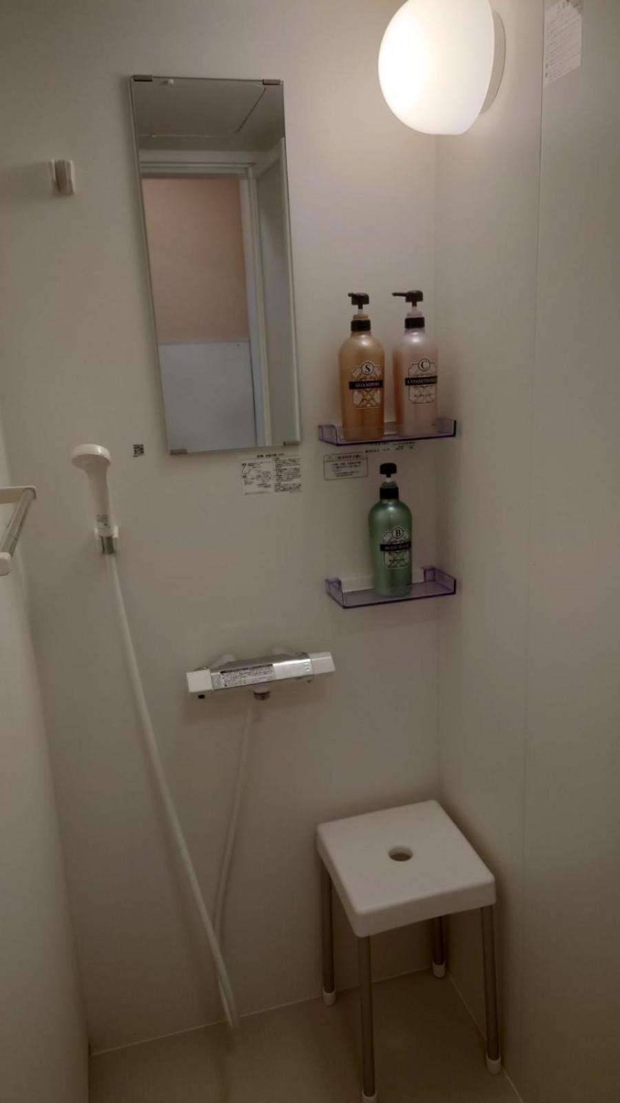 Economy Twin Room - Photo 4
