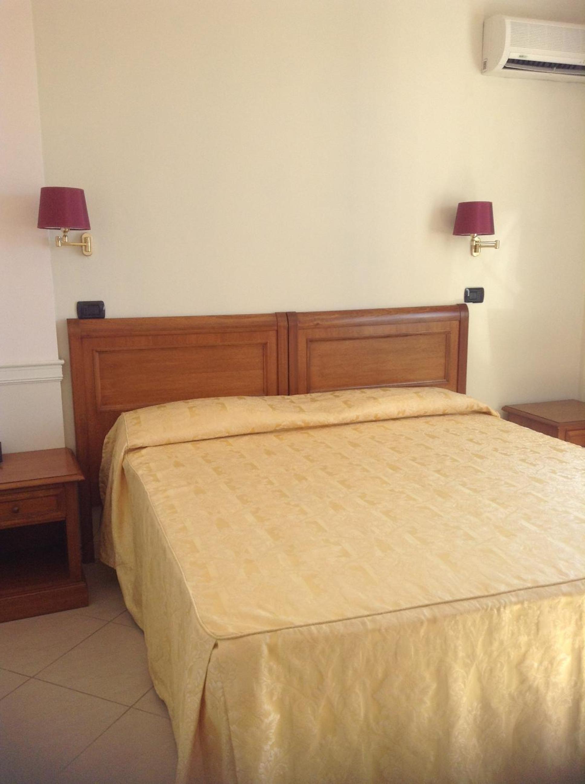 Double Room with Sea View photo 2