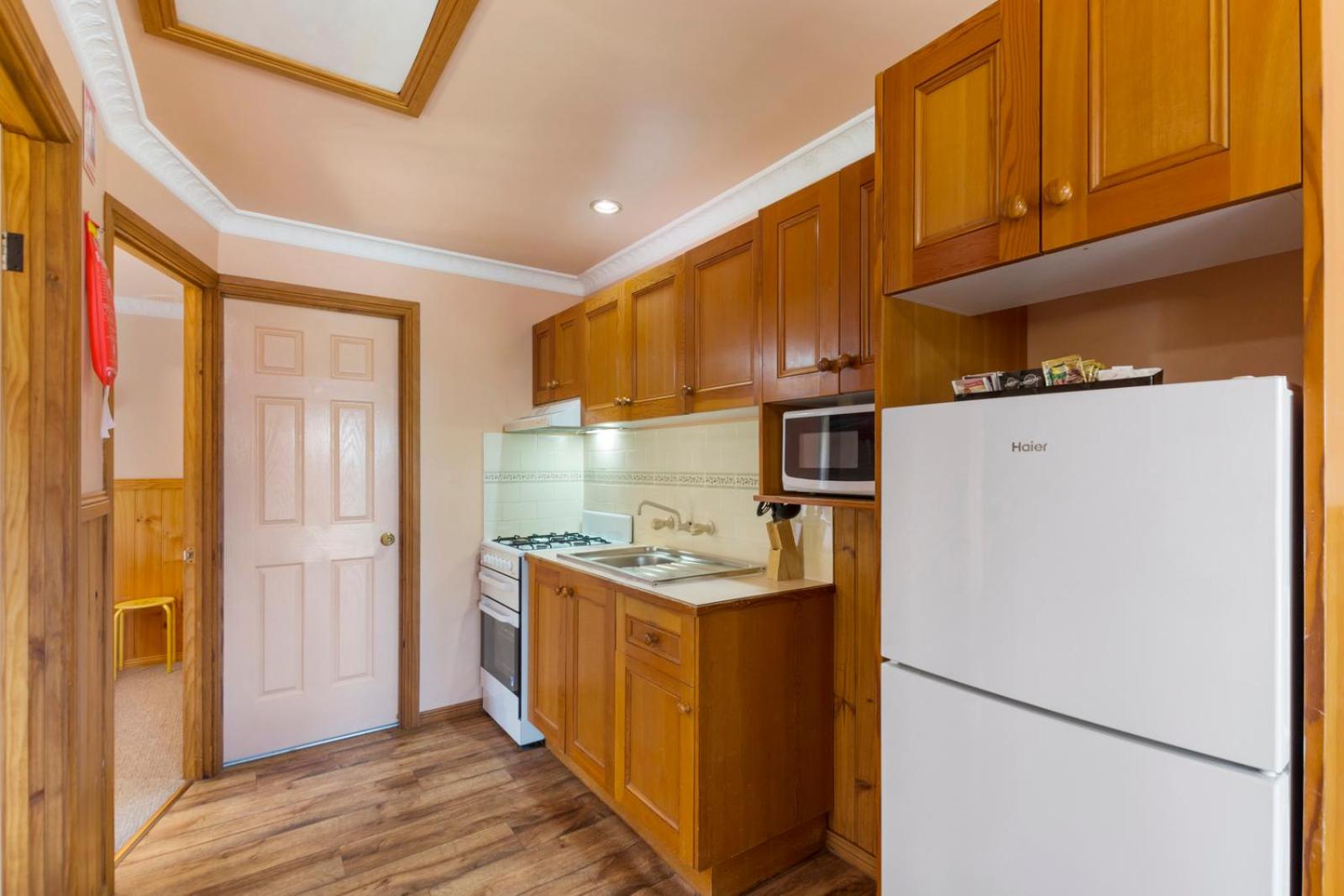 Standard Two-Bedroom Cabin - Olde Town Local Bakery photo 3